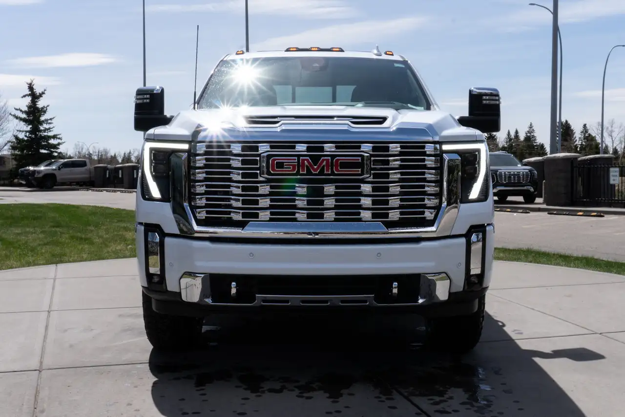 GMC Sierra 3500HD снимка GMC Sierra 3500HD