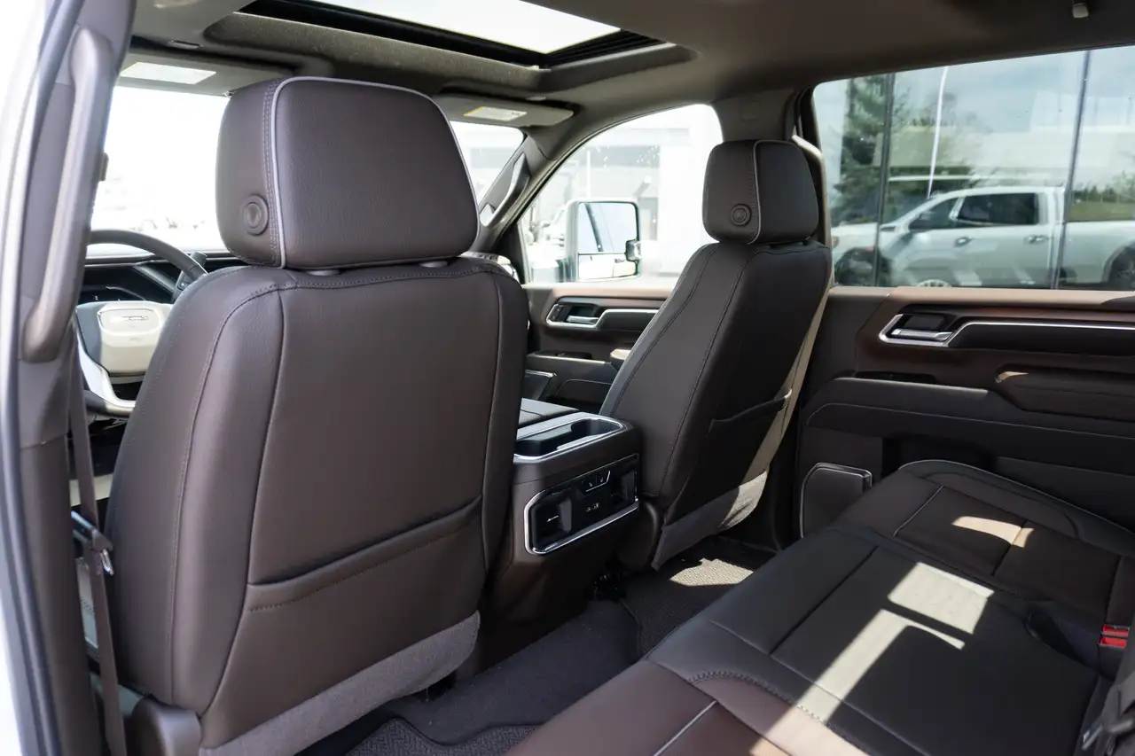 GMC Sierra 3500HD снимка GMC Sierra 3500HD