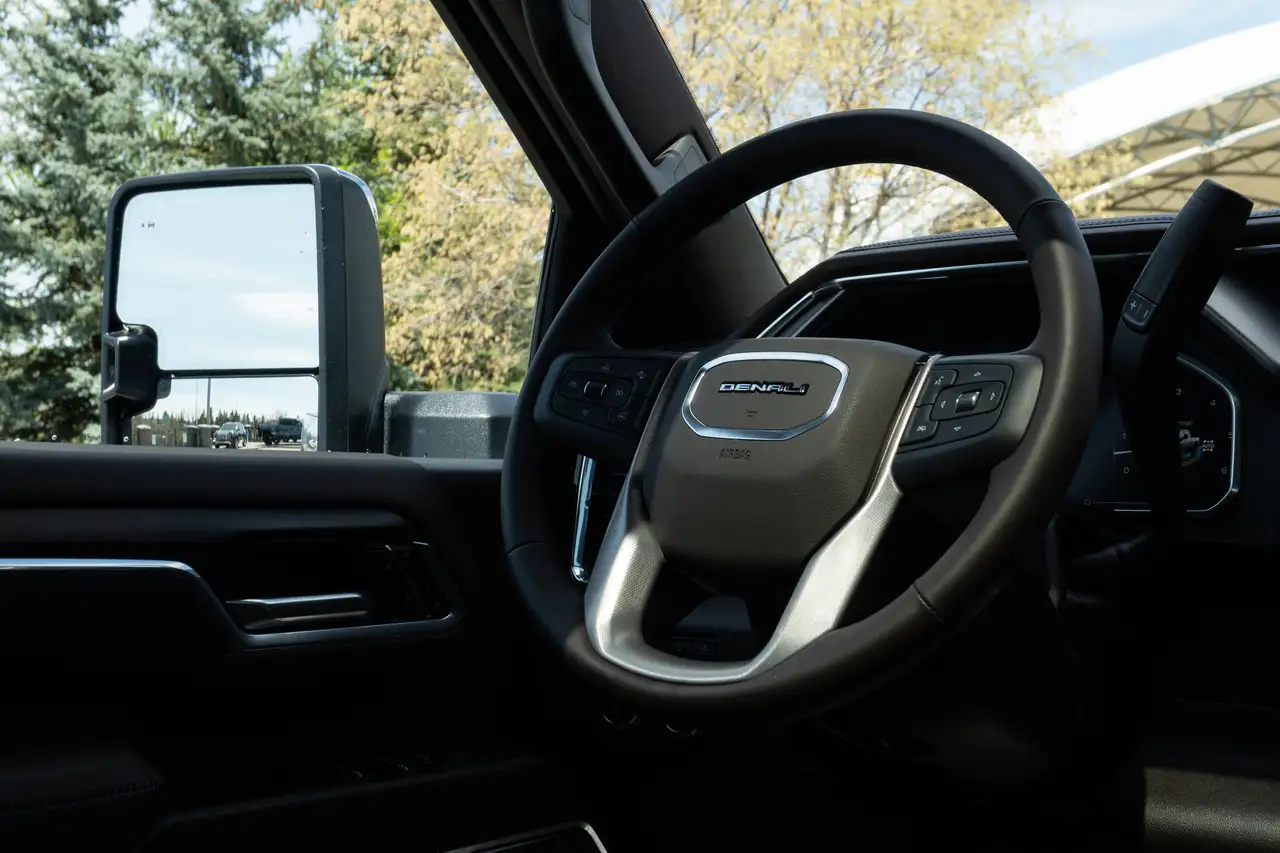 GMC Sierra 3500HD снимка GMC Sierra 3500HD