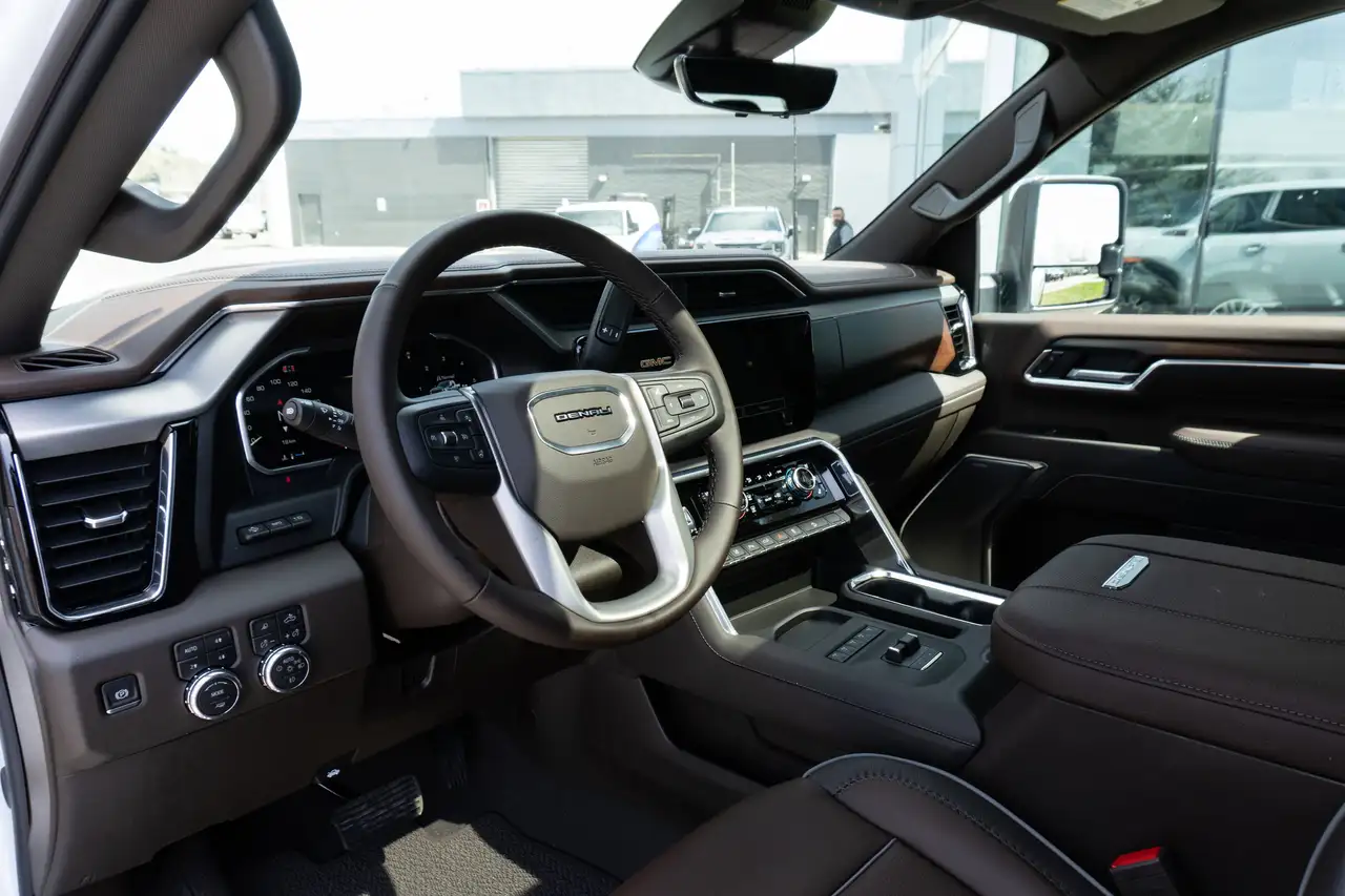 GMC Sierra 3500HD снимка GMC Sierra 3500HD