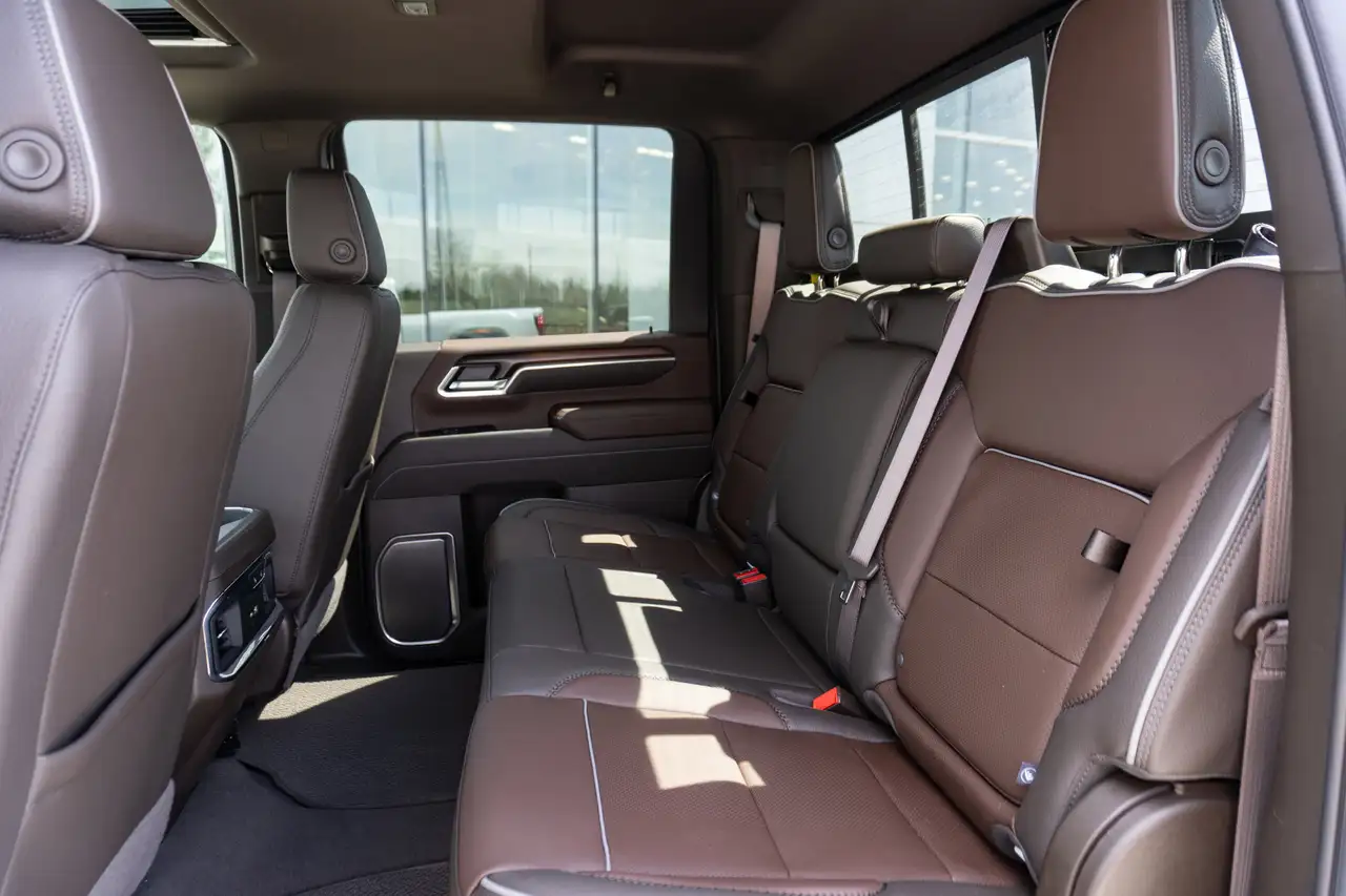GMC Sierra 3500HD снимка GMC Sierra 3500HD