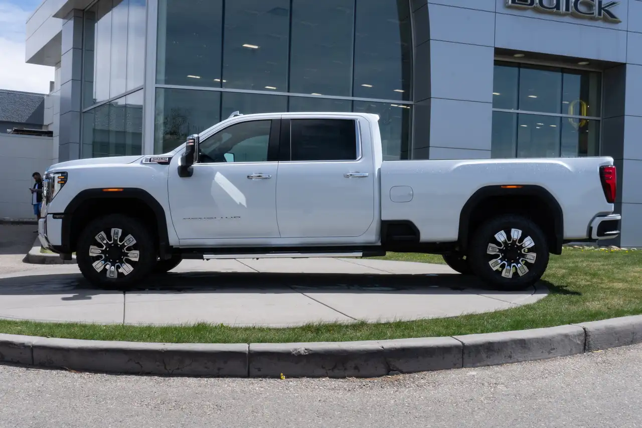 GMC Sierra 3500HD снимка GMC Sierra 3500HD