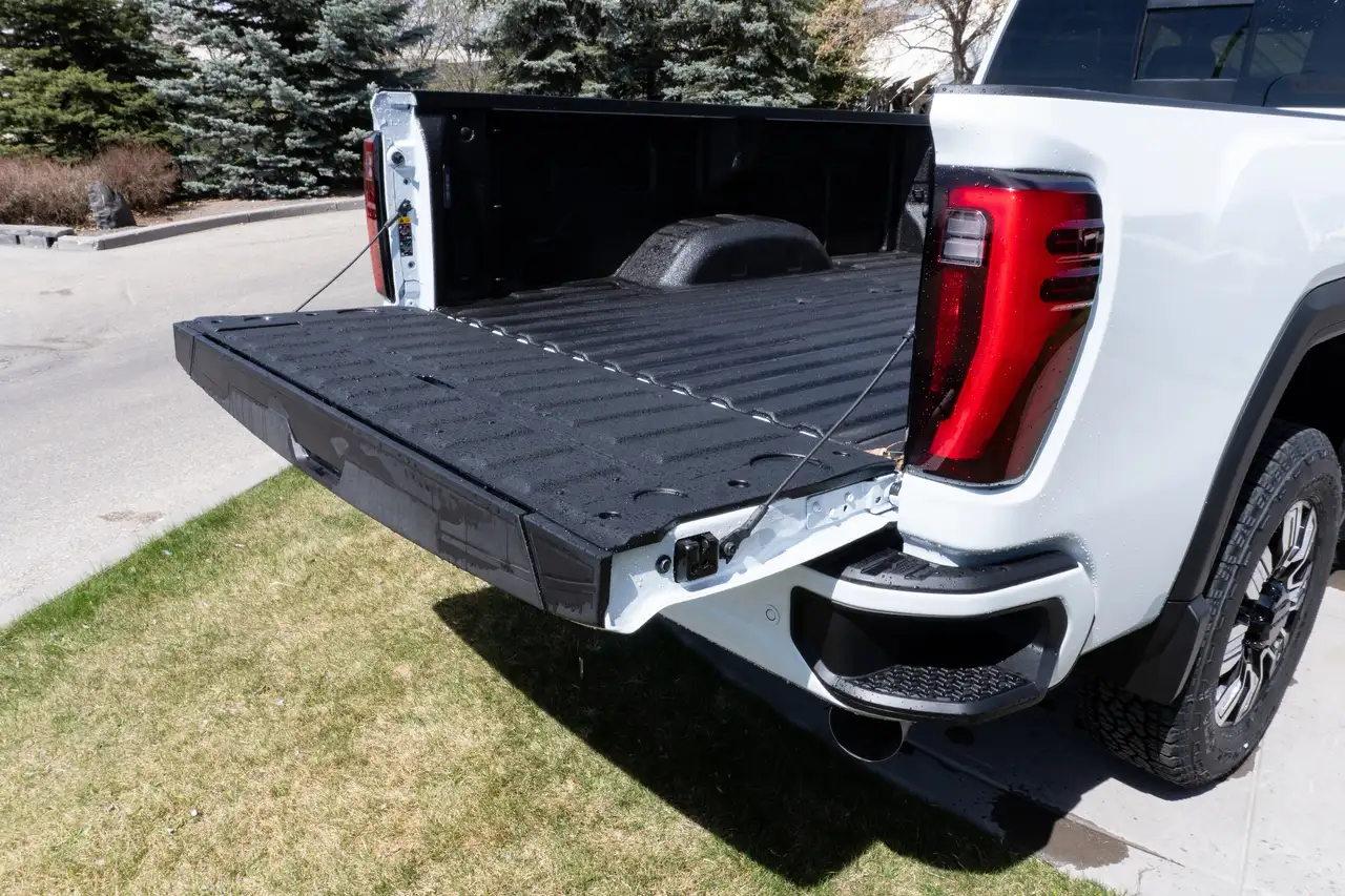 GMC Sierra 3500HD снимка GMC Sierra 3500HD