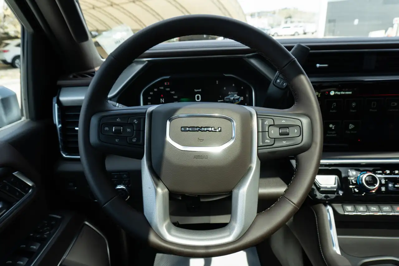 GMC Sierra 3500HD снимка GMC Sierra 3500HD