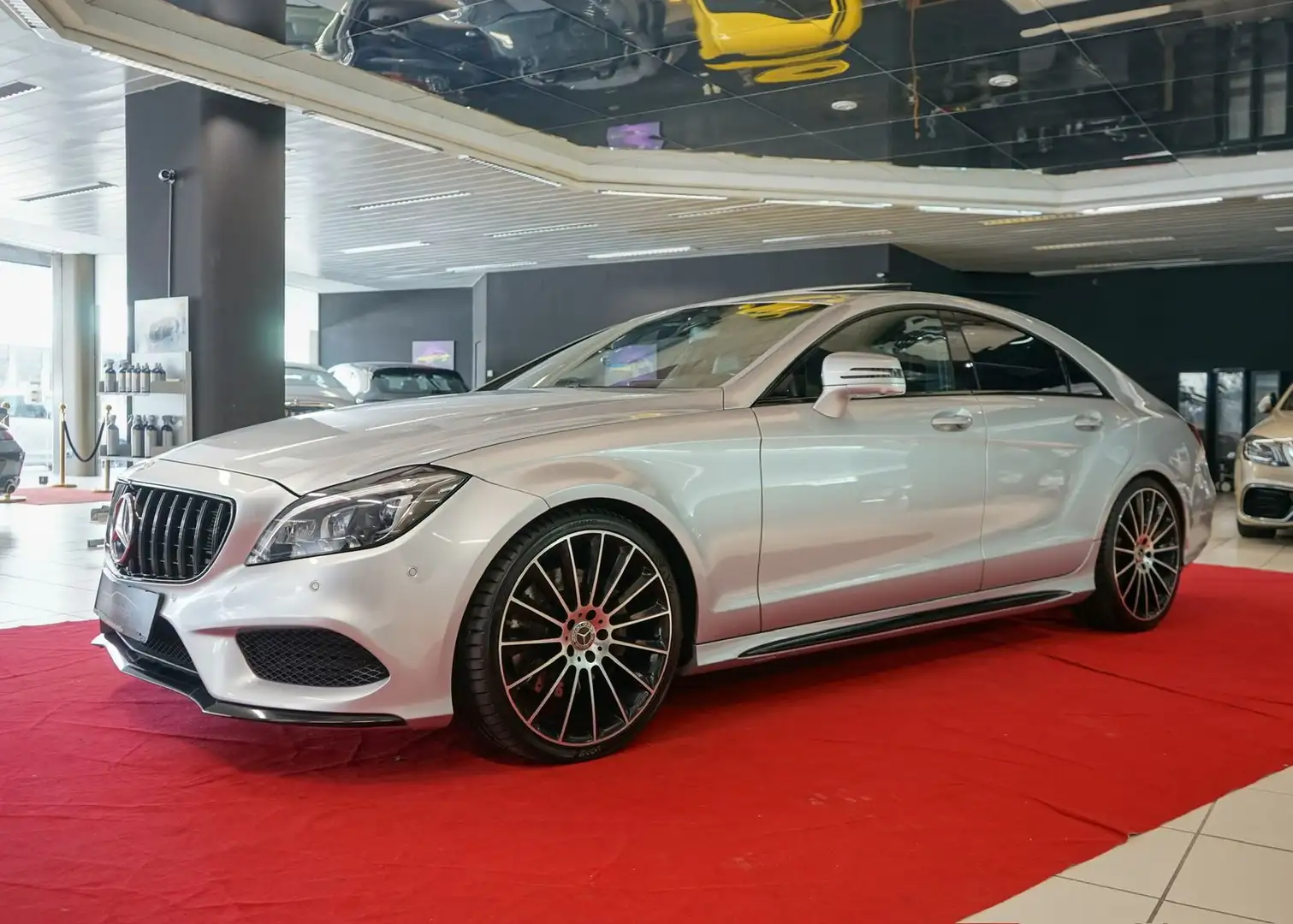 Mercedes-Benz CLS 350 d 4M AMG 9G LED 20" Schiebedach 360Grad Silber - 2