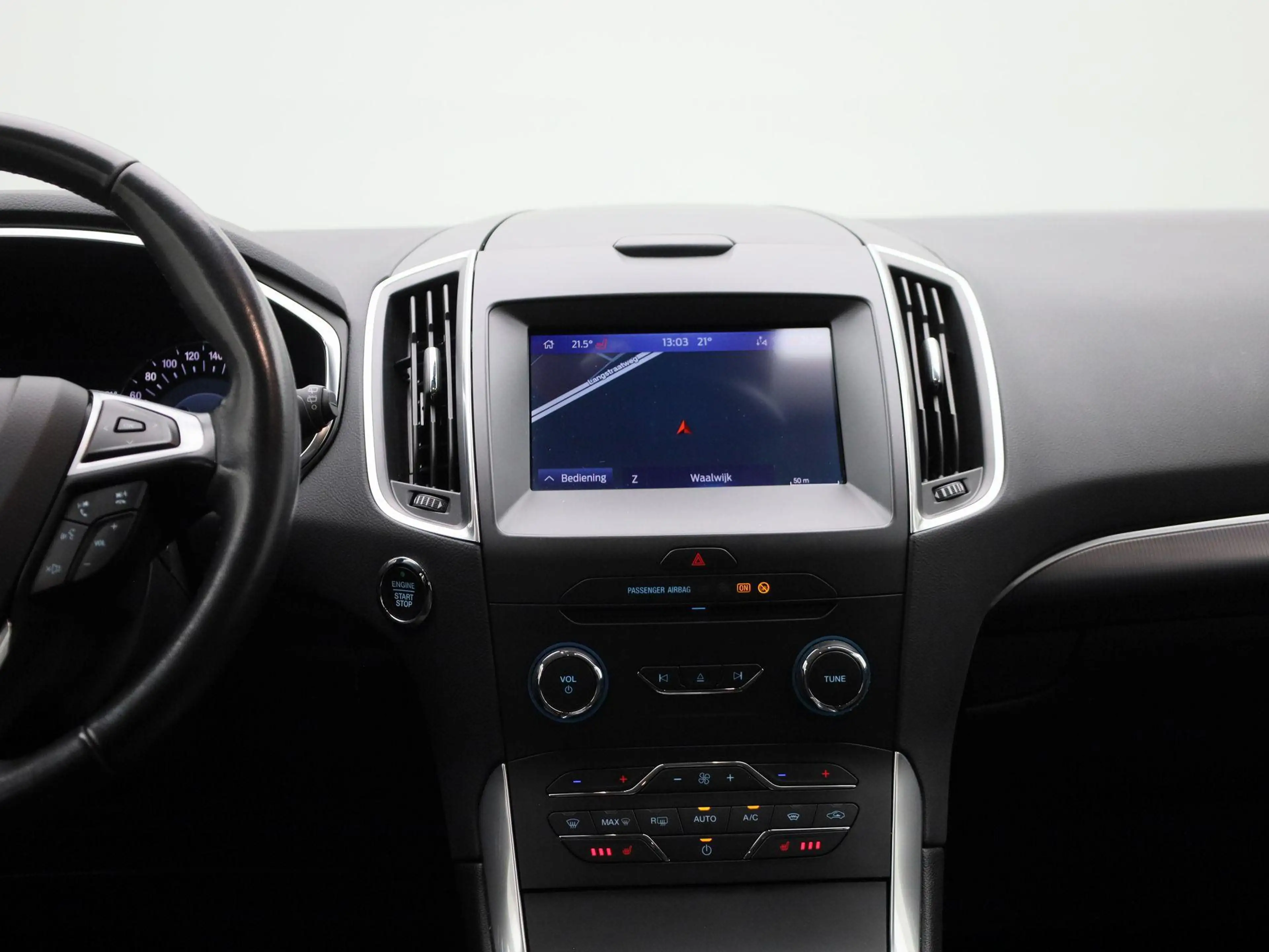 Ford S-Max 2.5 Duratec FHEV Titanium — photo 9