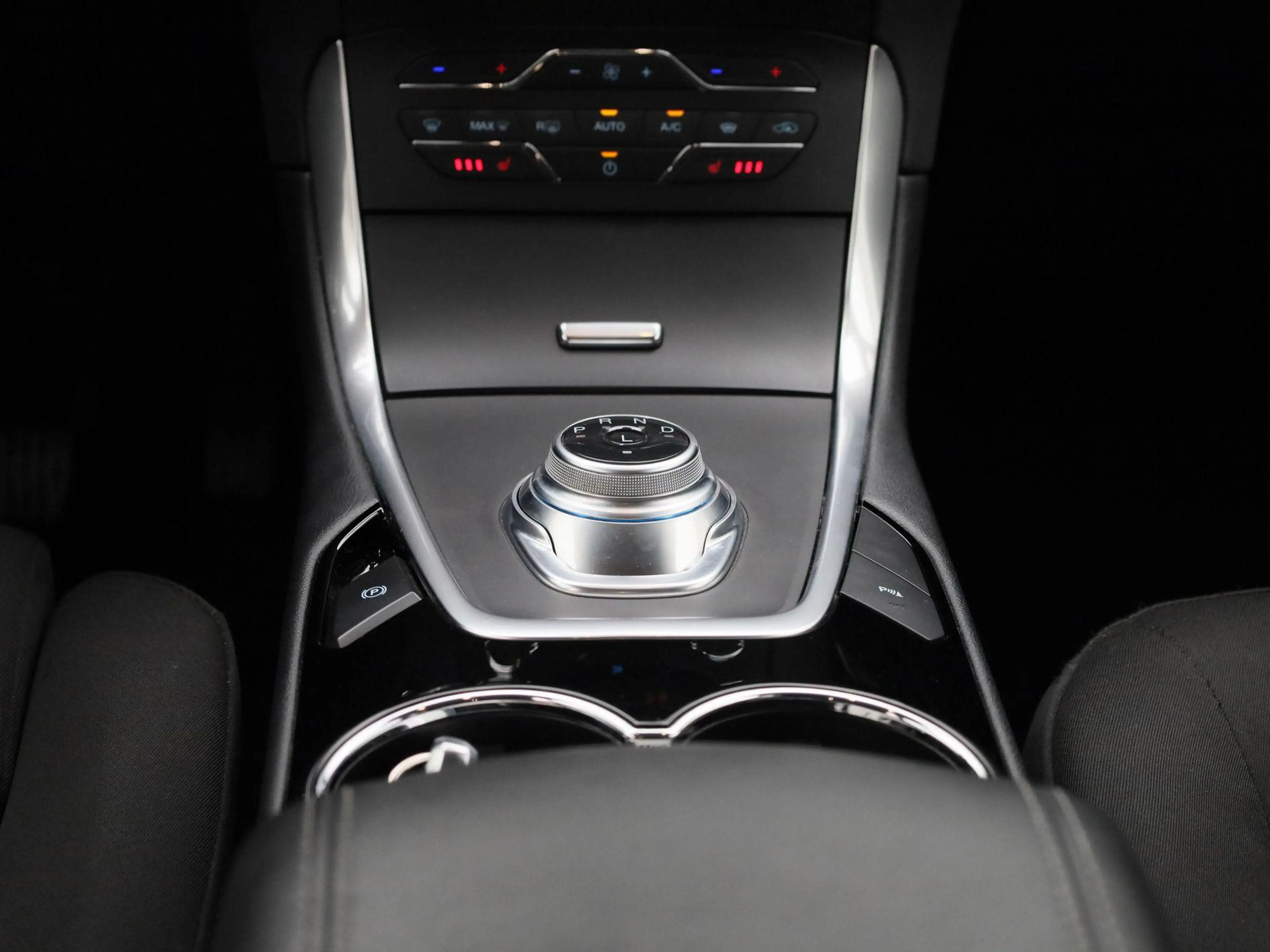 Ford S-Max 2.5 Duratec FHEV Titanium — photo 10