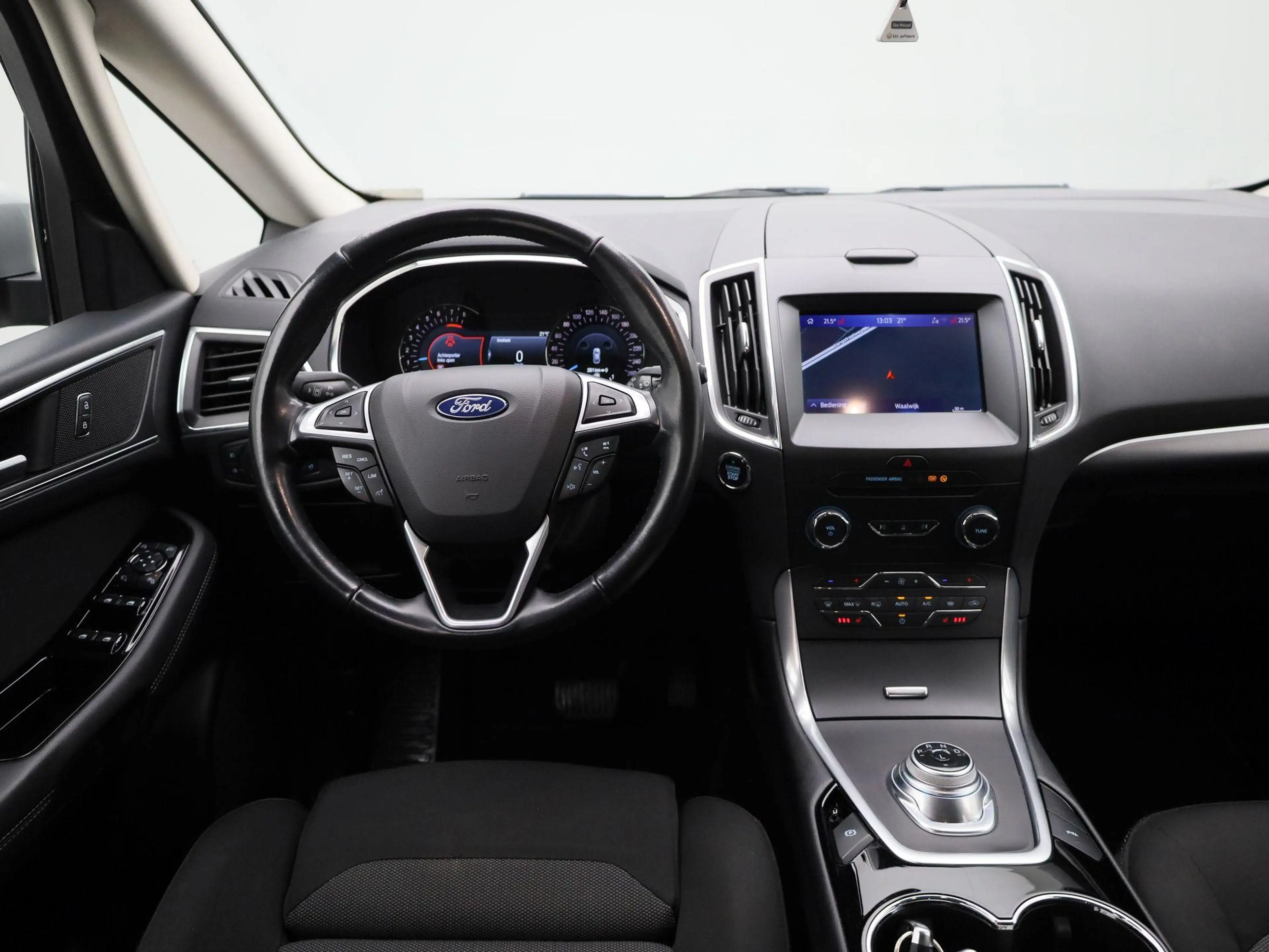 Ford S-Max 2.5 Duratec FHEV Titanium — photo 7