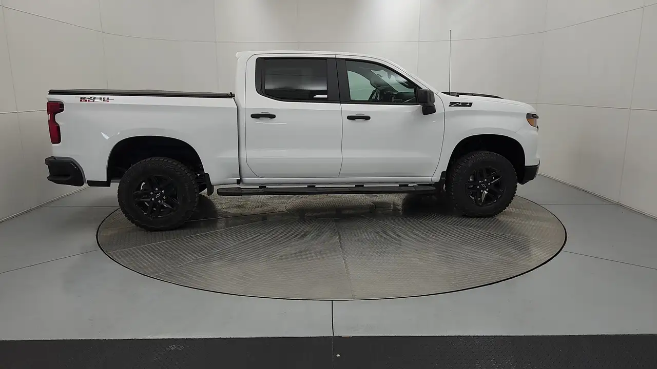 Chevrolet Silverado 1500 снимка Chevrolet Silverado 1500
