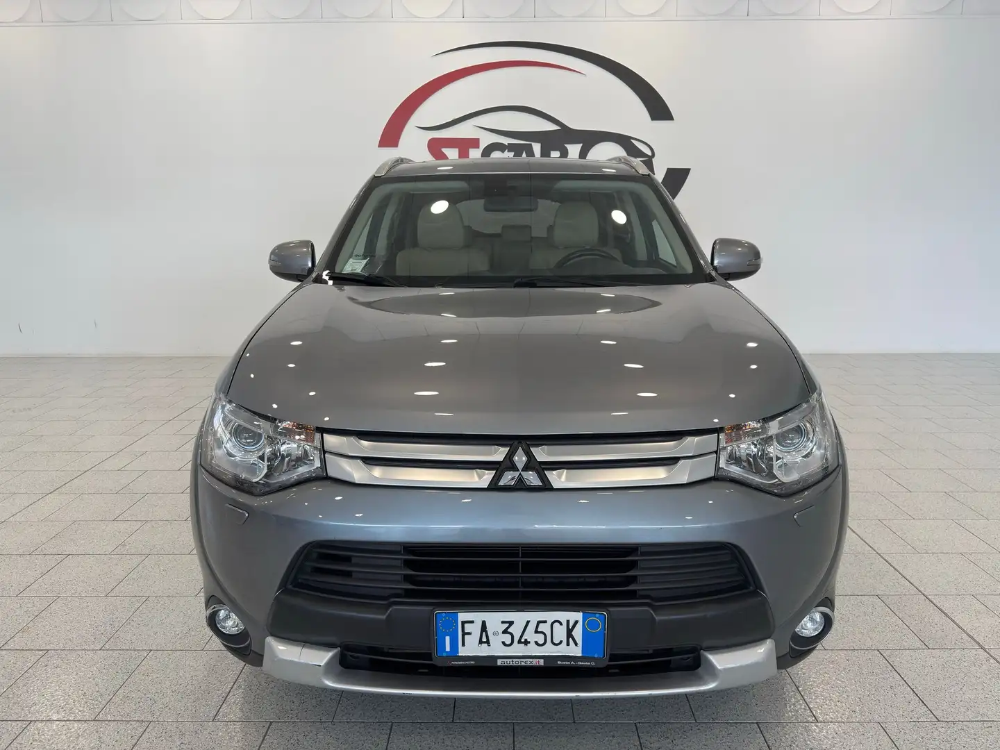 Mitsubishi Outlander 2.2 di-d cleartec Instyle 4wd 7posti Argento - 2