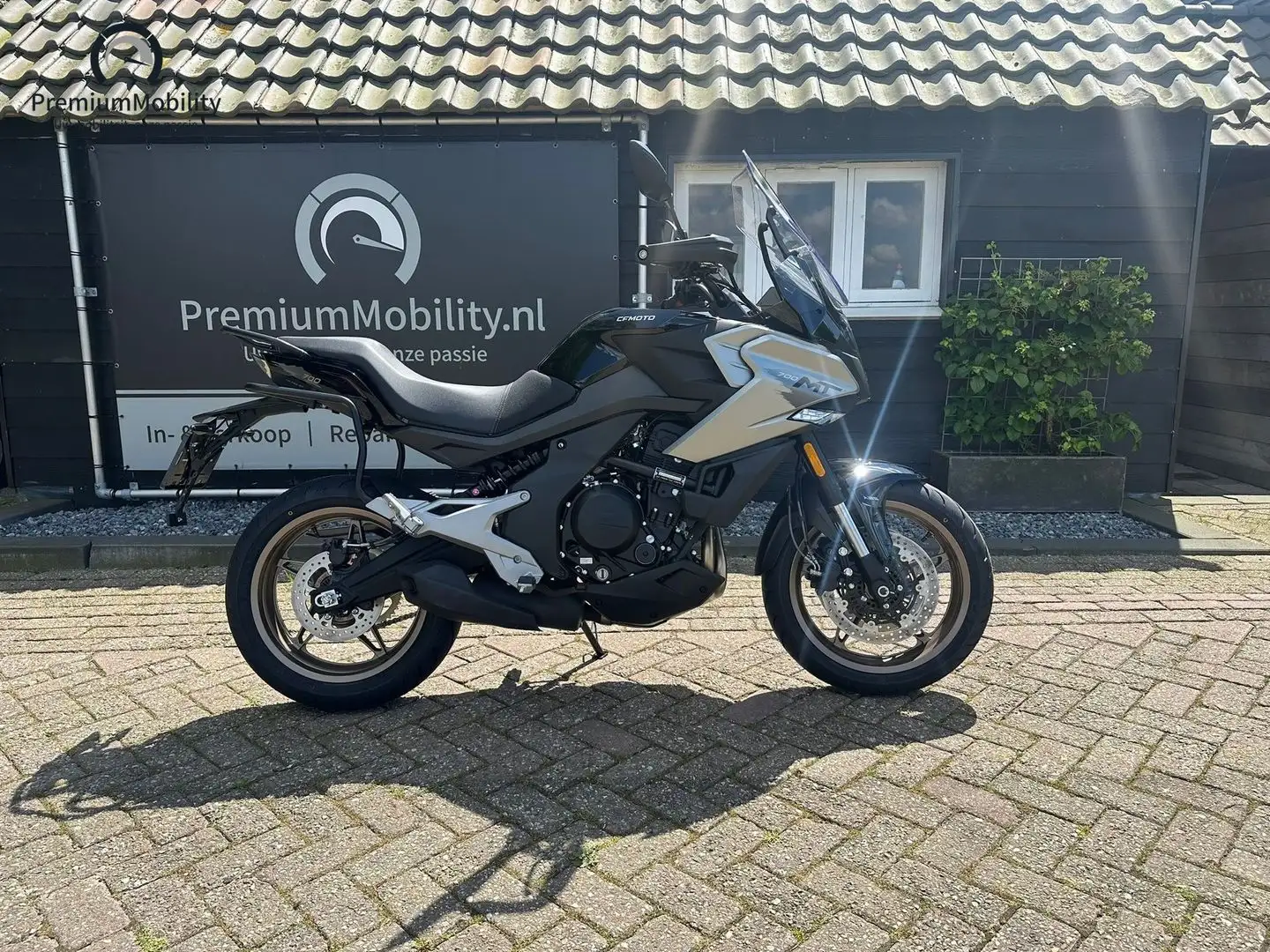 CFMOTO 700 MT Black - 2