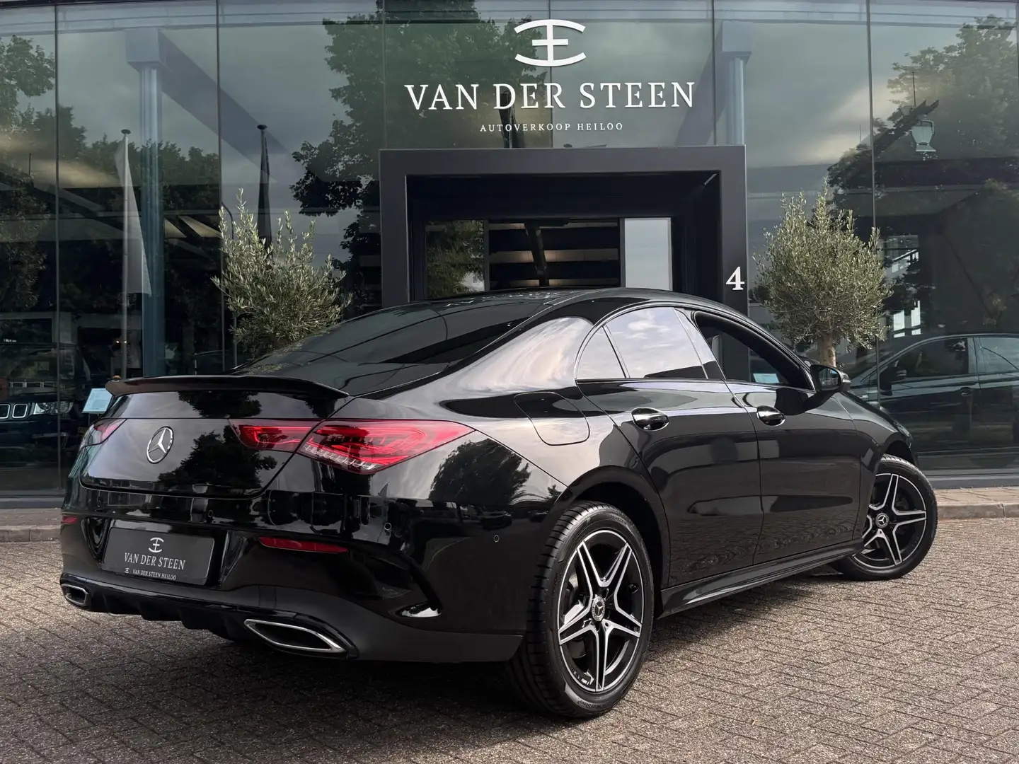 Mercedes-Benz CLA 250 e AMG Line Night Pakket l Standkachel | Sfeerverli Zwart - 2