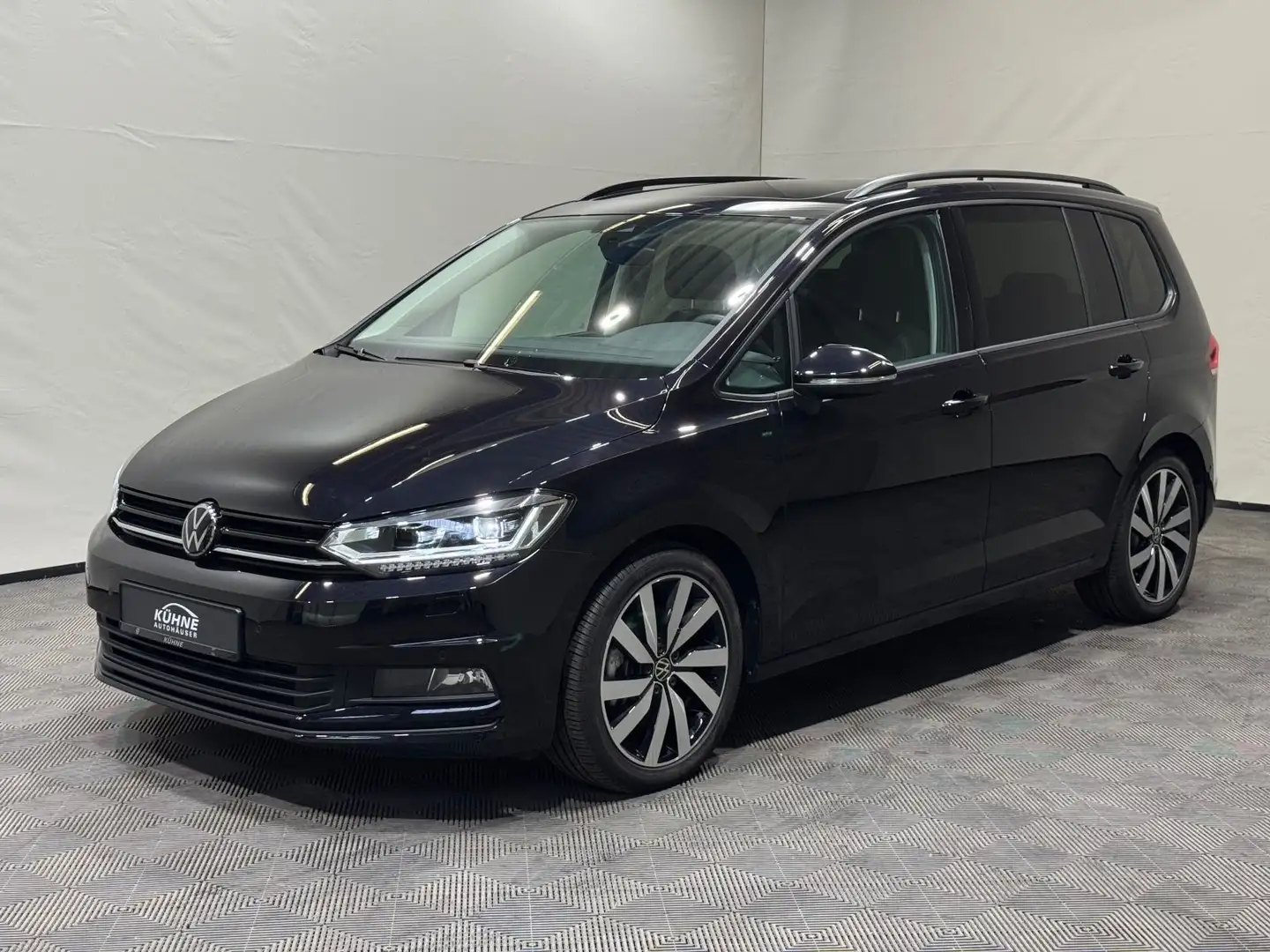 Volkswagen Touran Highline 2.0 TDI DSG Black Style | PANO Schwarz - 2