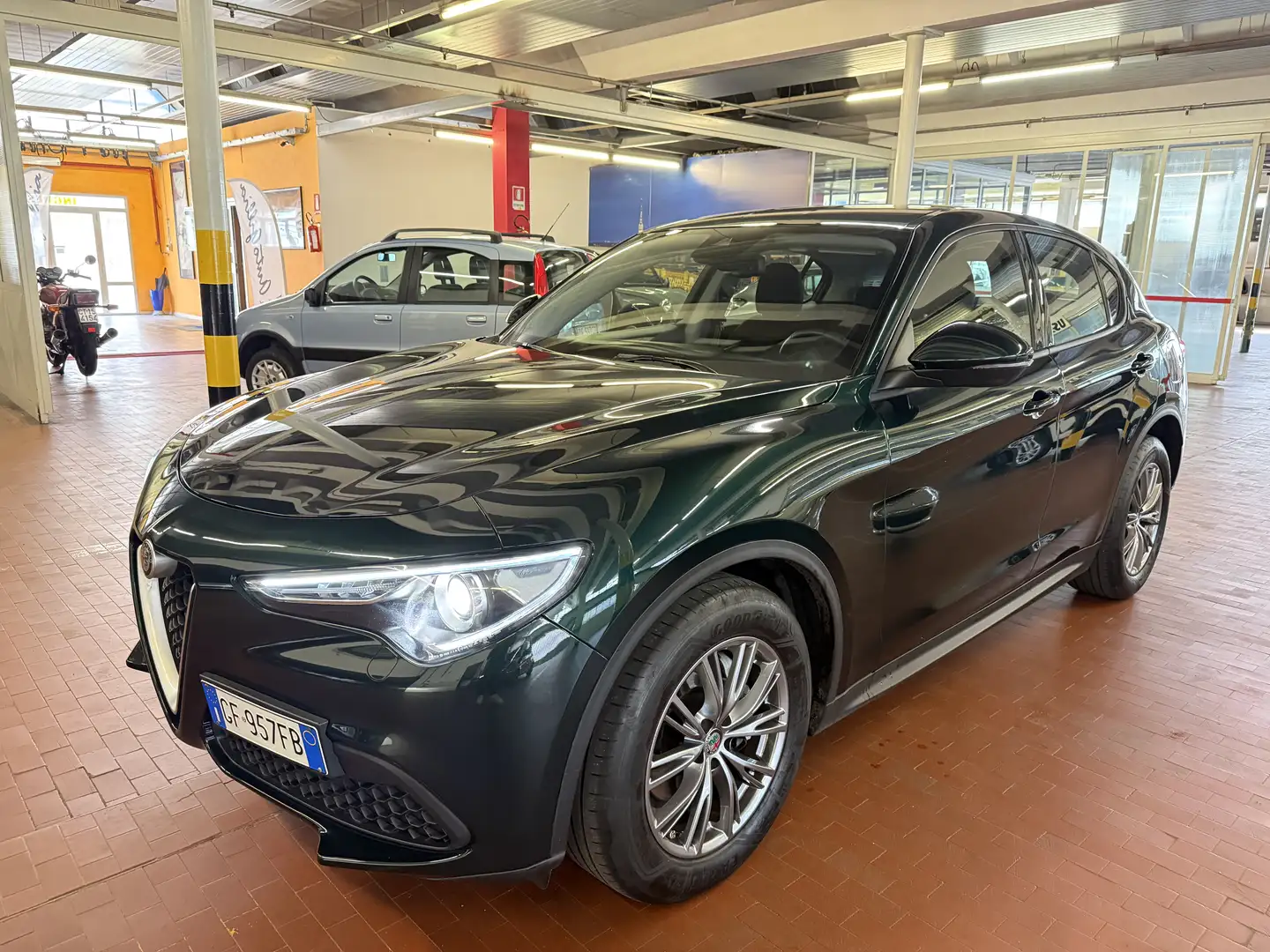 Alfa Romeo Stelvio 2.2 t Business rwd 160cv auto Verde - 2