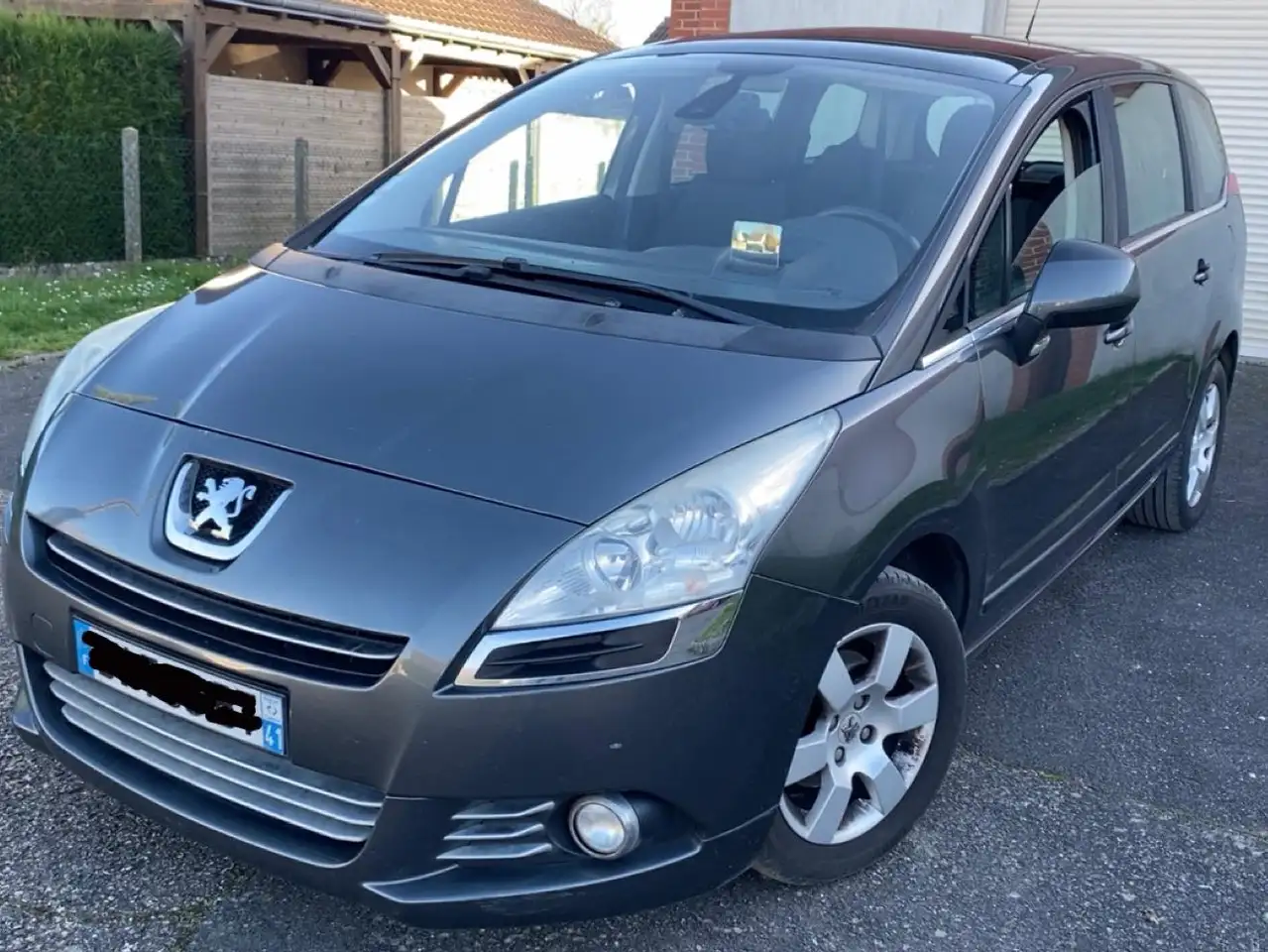 Peugeot 5008 1.6 HDi 110ch FAP BVM6 Premium Pack 5pl