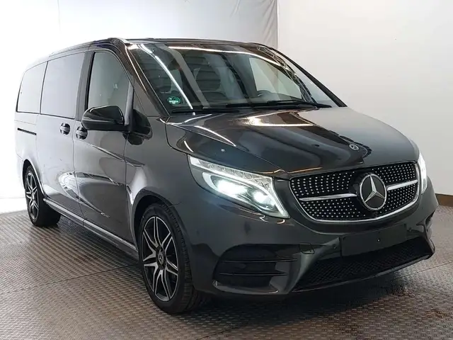 Mercedes-Benz V-Class view 3