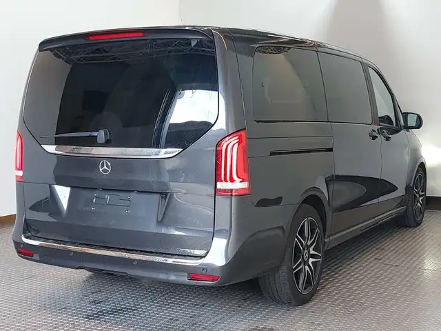 Mercedes-Benz V-Class view 7