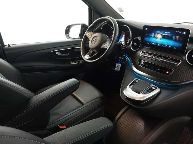 Mercedes-Benz V-Class view 10