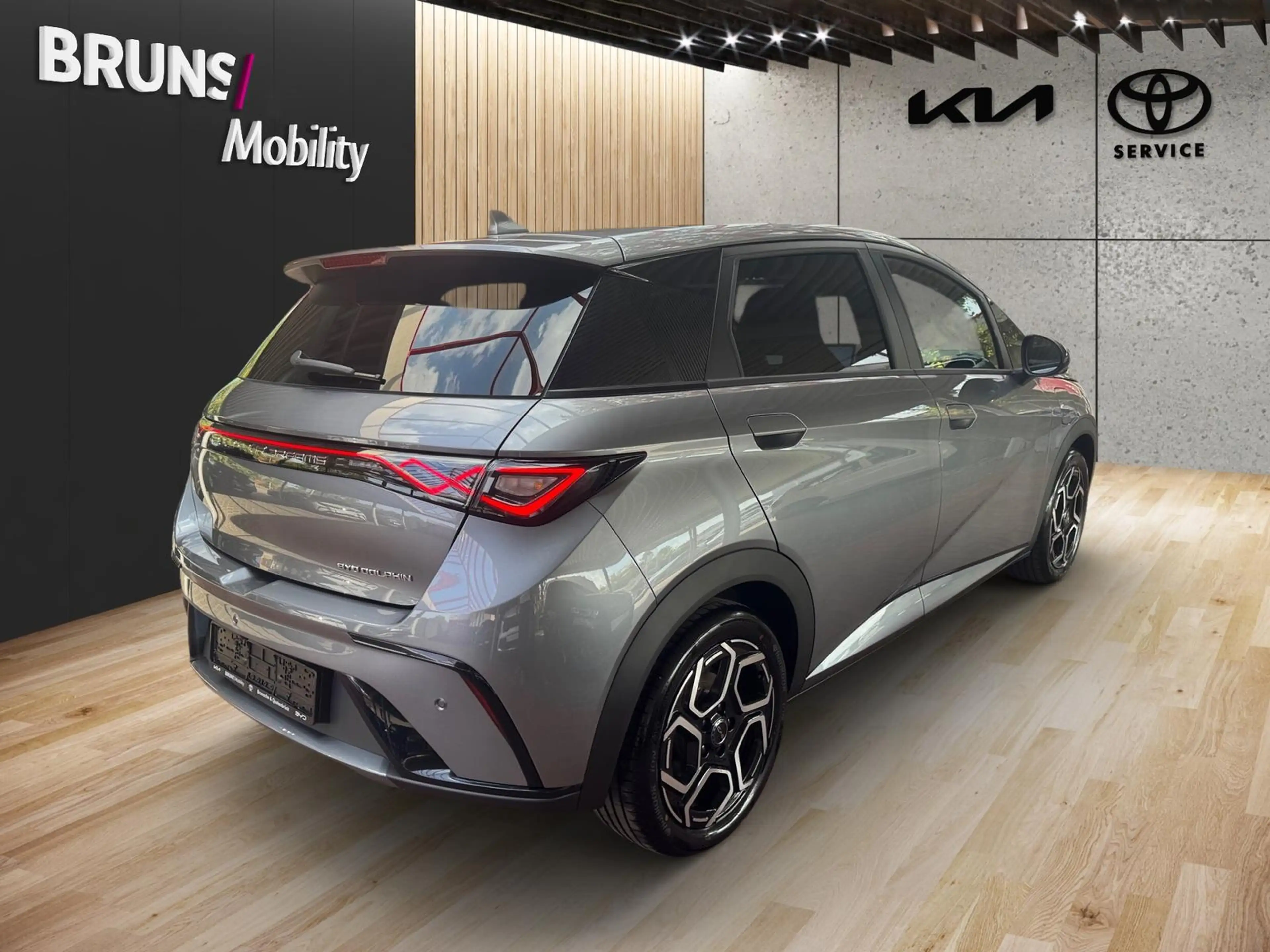 BYD Dolphin 150 kW Design — photo 4