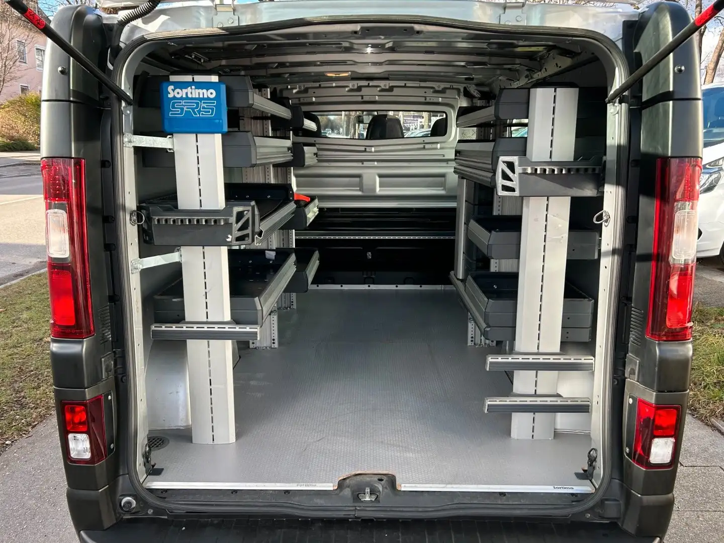 Renault Trafic Kasten Sortimo Regale Kamera PDC Navi Plateado - 1