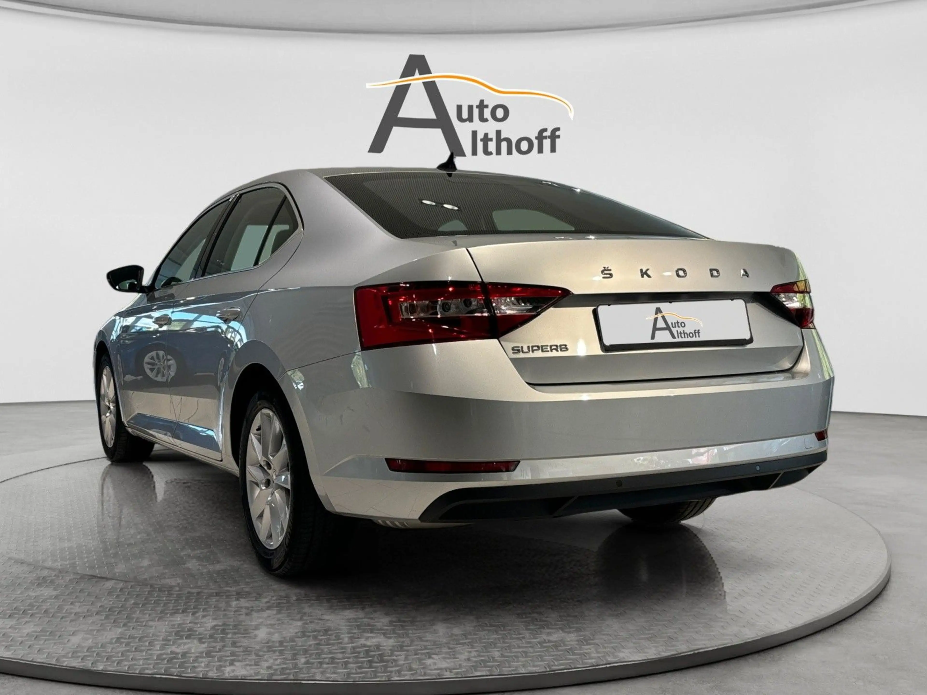 Skoda Superb Lim. Style 1.5TSI DSG LED SHZ KESSY PARK — photo 4