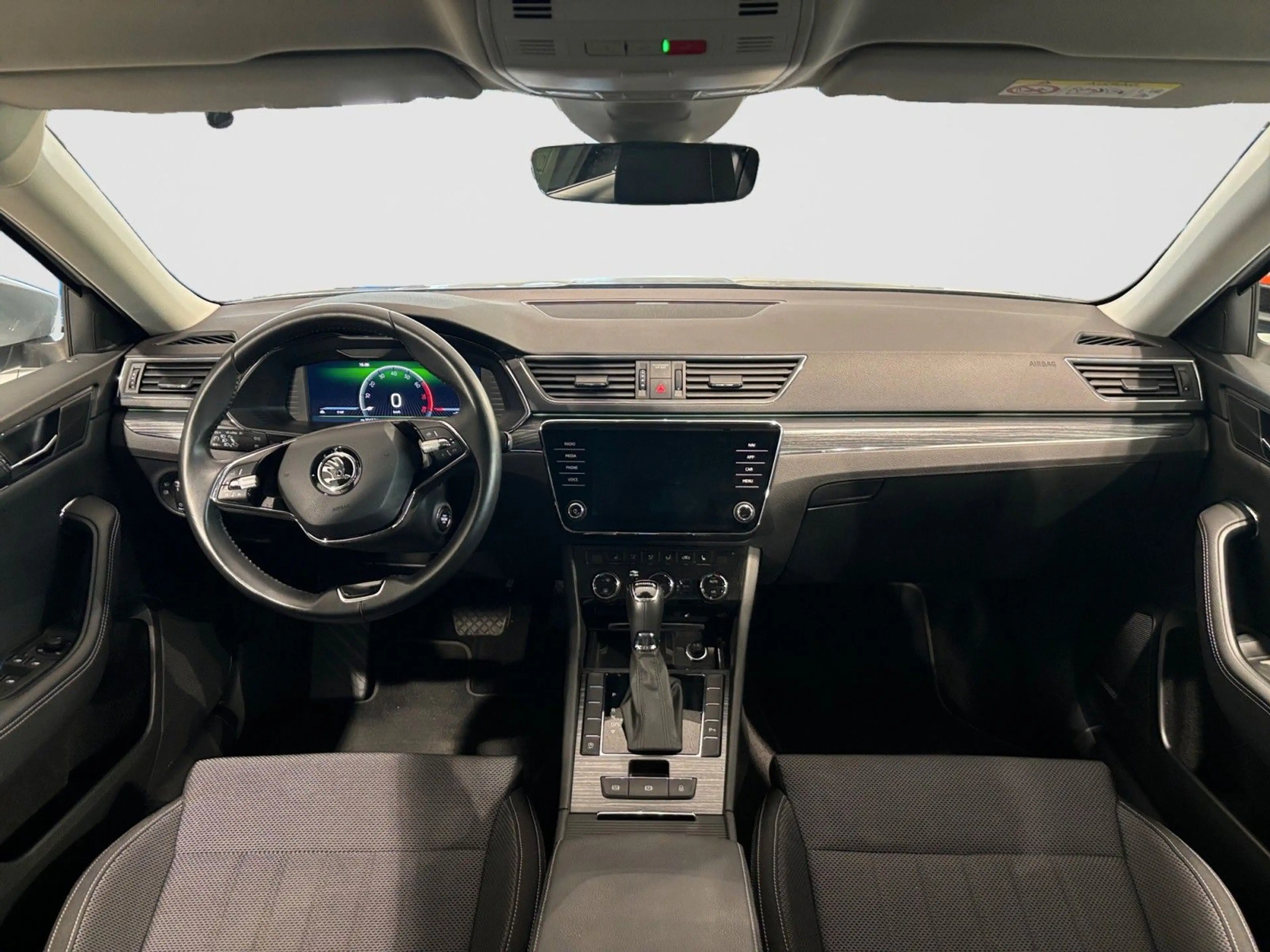 Skoda Superb Lim. Style 1.5TSI DSG LED SHZ KESSY PARK — photo 10