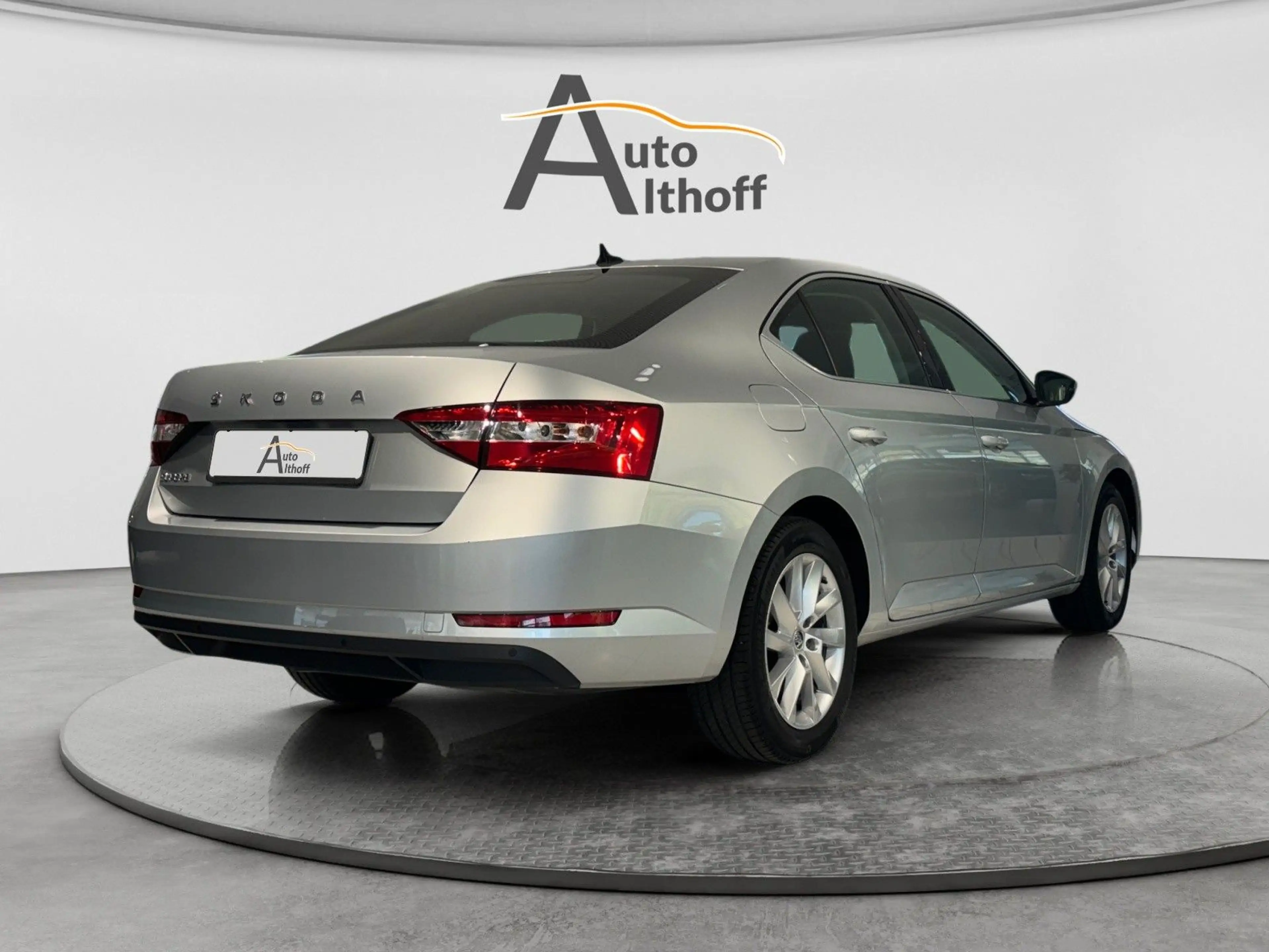 Skoda Superb Lim. Style 1.5TSI DSG LED SHZ KESSY PARK — photo 6
