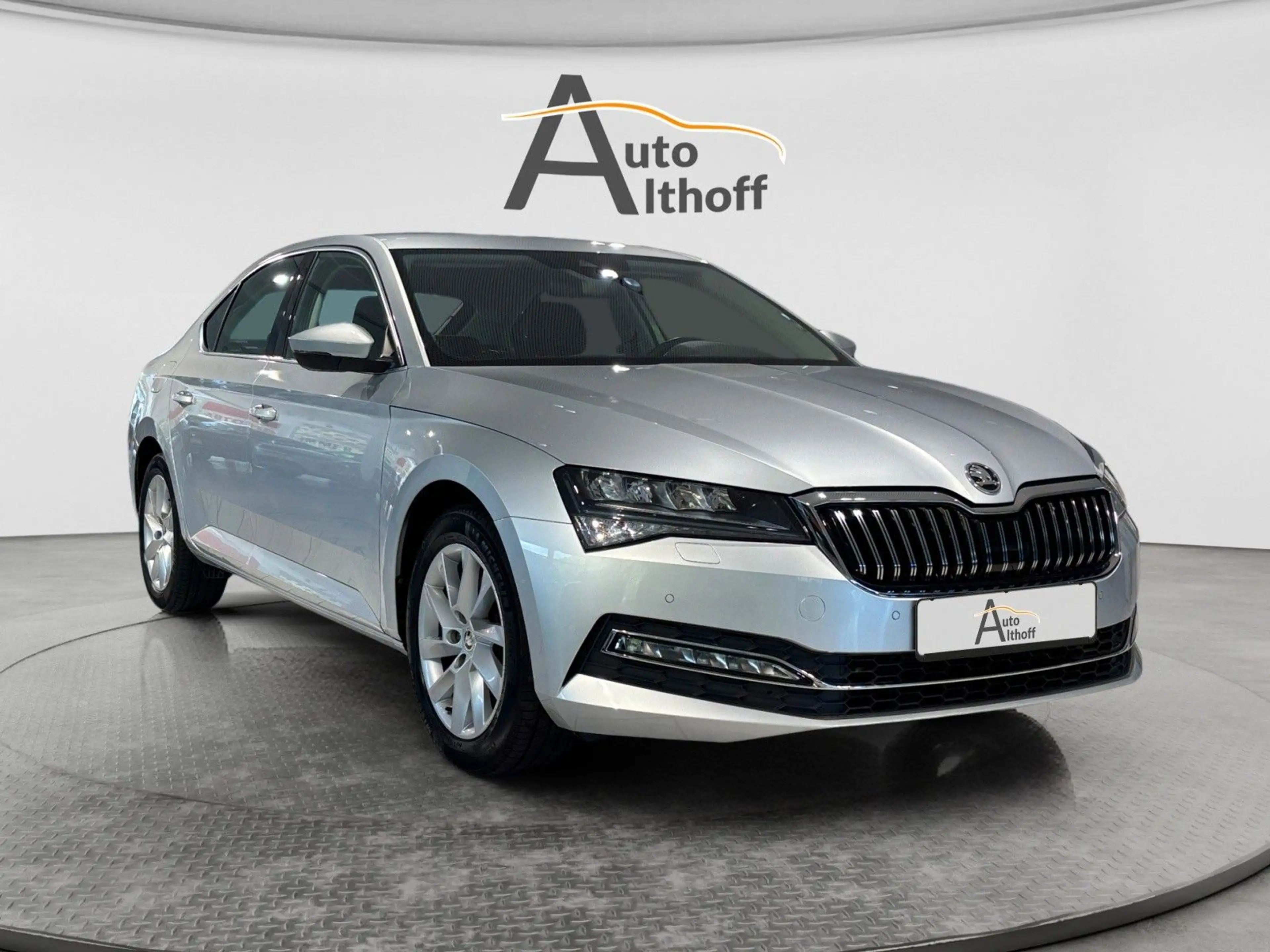 Skoda Superb Lim. Style 1.5TSI DSG LED SHZ KESSY PARK