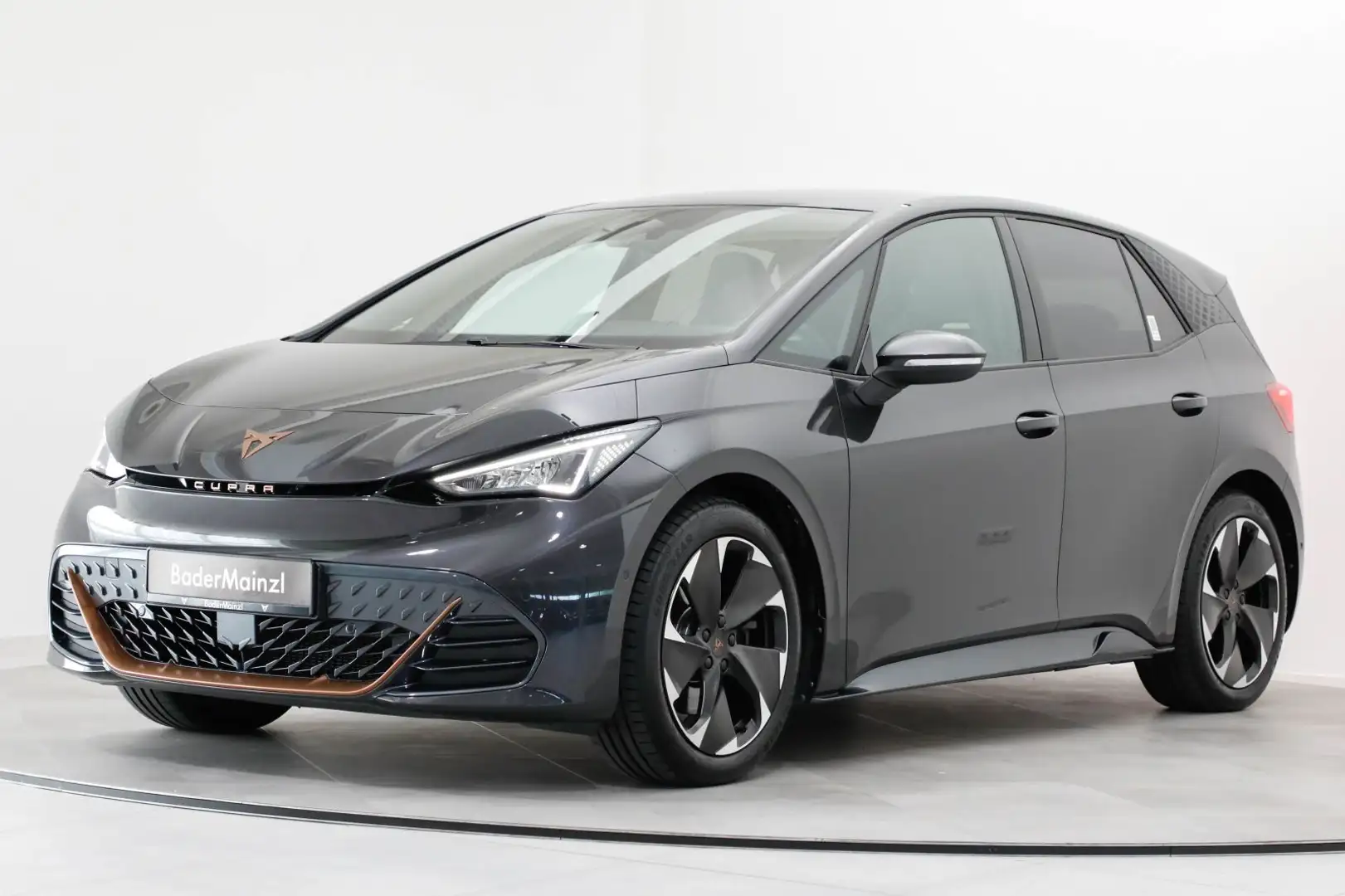 CUPRA Born 82 kWh Kam. HUD Beats Mirror Link ACC SHZ Grau - 2