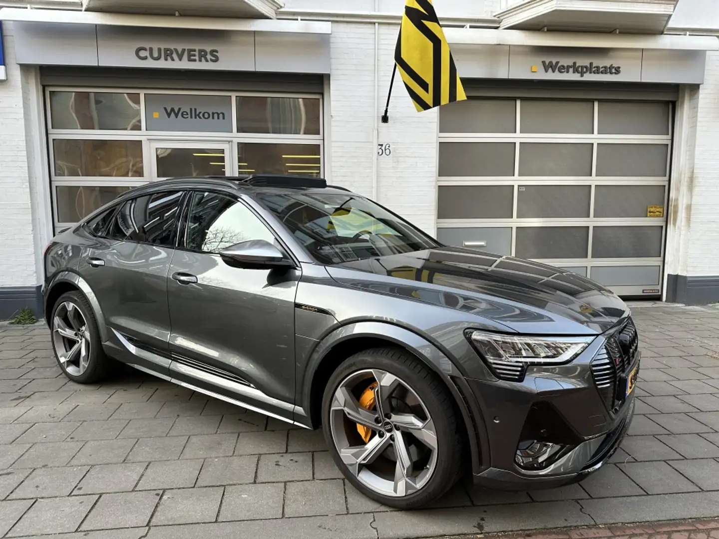 Audi e-tron Sportback S quattro 95 Grijs - 2