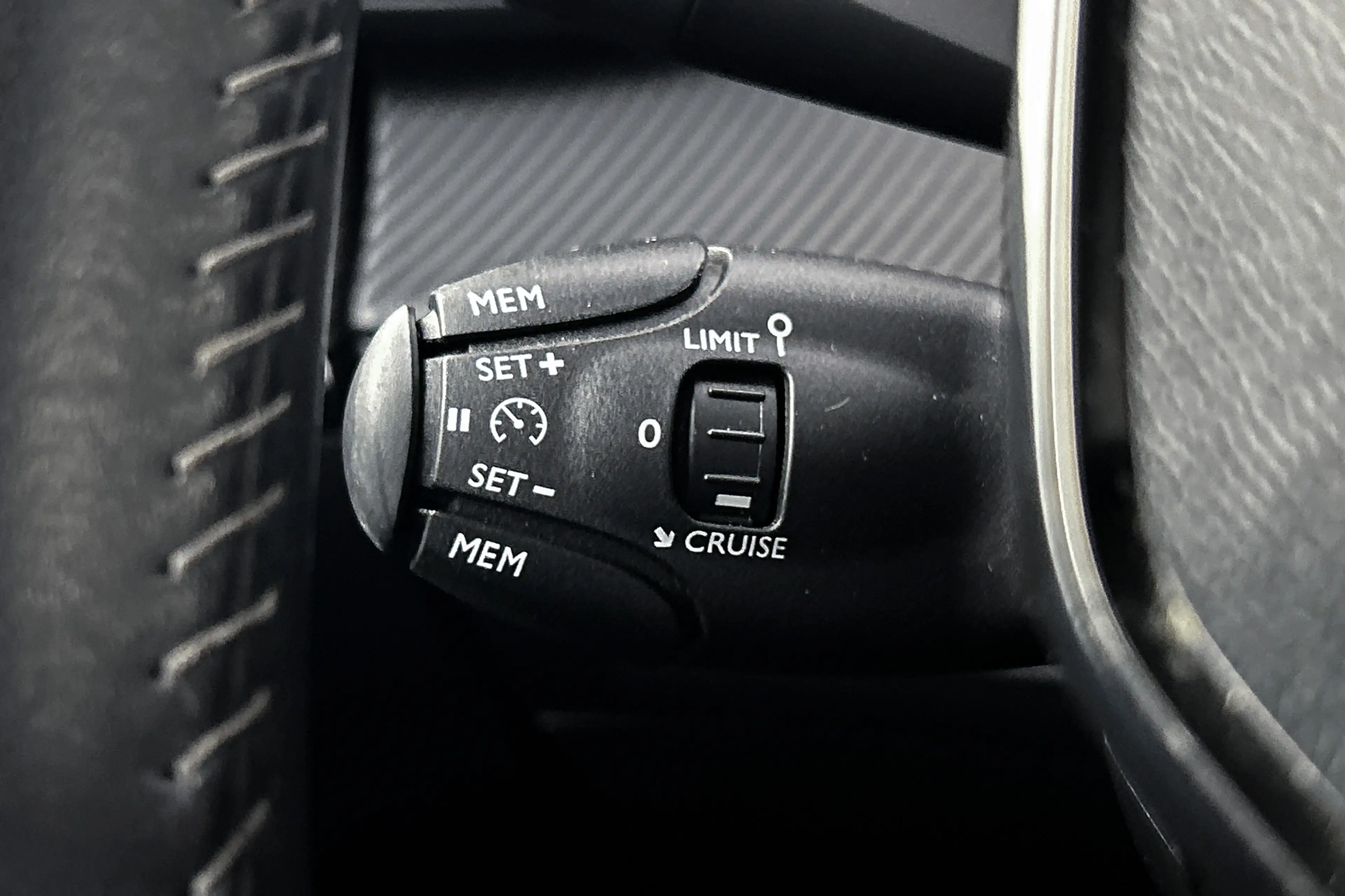 Peugeot e-2008 EV Allure 50 kWh | Camera | LED koplampen | Digita — photo 17