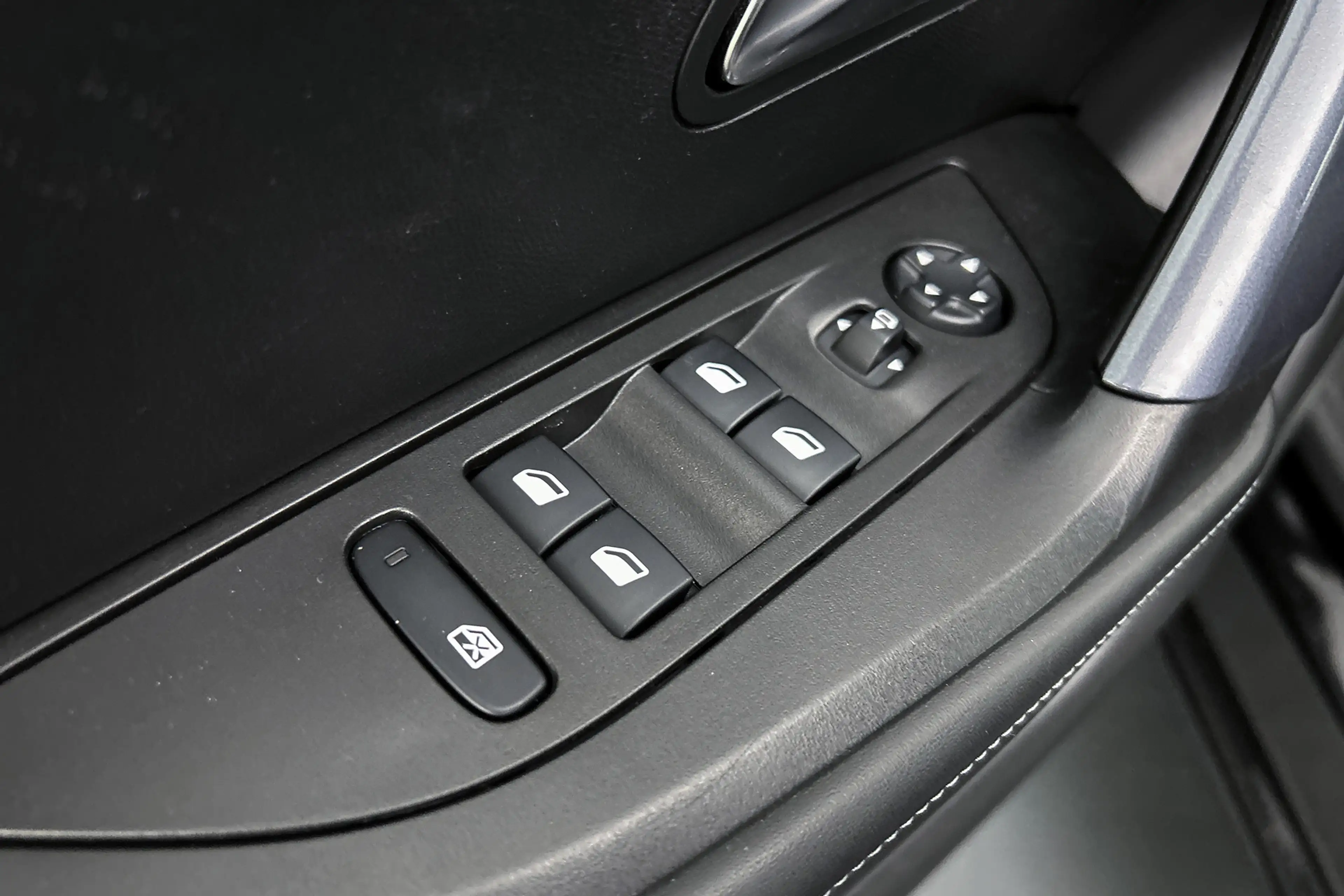 Peugeot e-2008 EV Allure 50 kWh | Camera | LED koplampen | Digita — photo 20