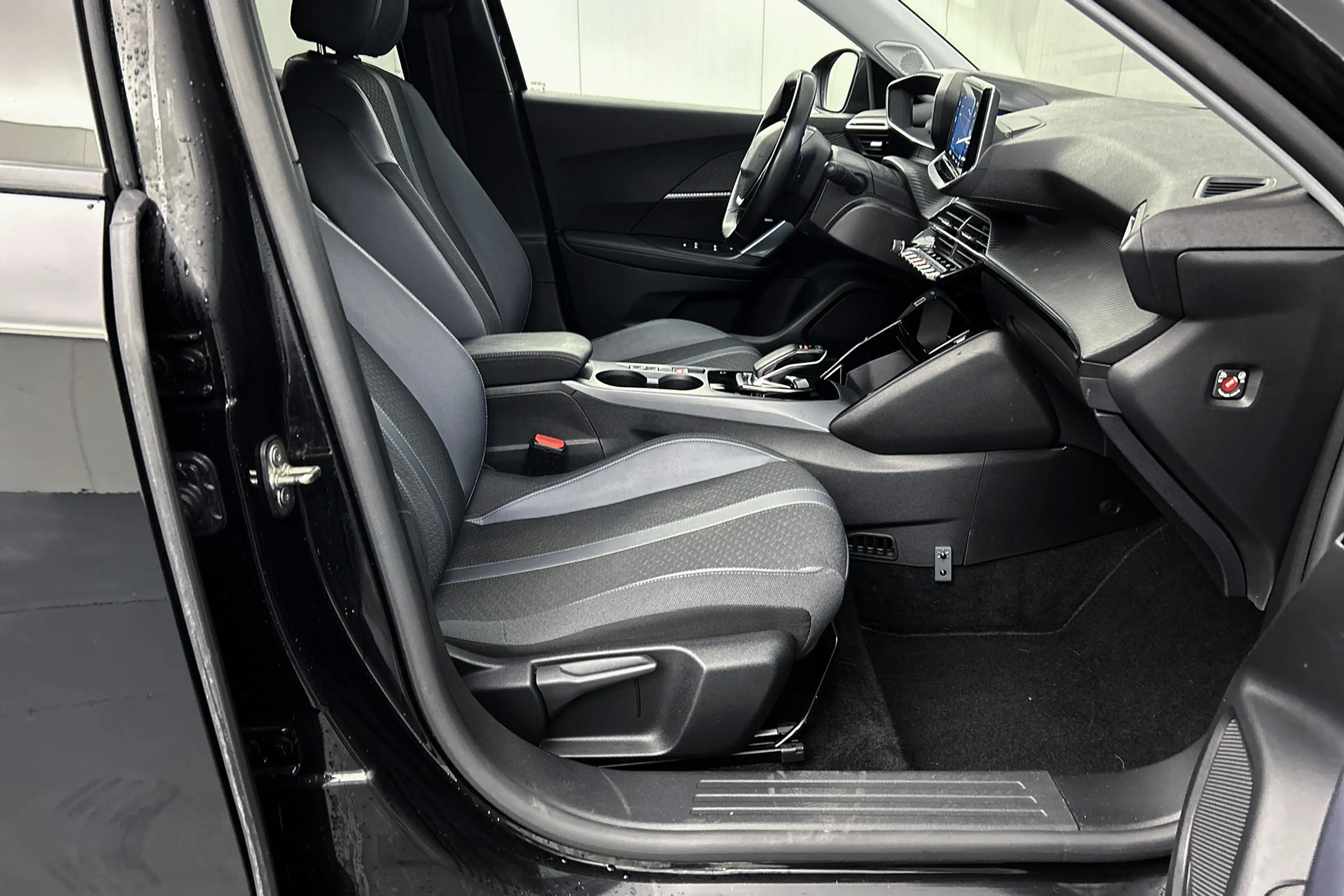 Peugeot e-2008 EV Allure 50 kWh | Camera | LED koplampen | Digita — photo 29