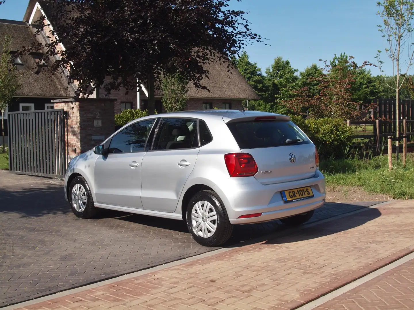 Volkswagen Polo 1.0 | Airco | Bluetooth | Elektrische ramen | Gris - 2