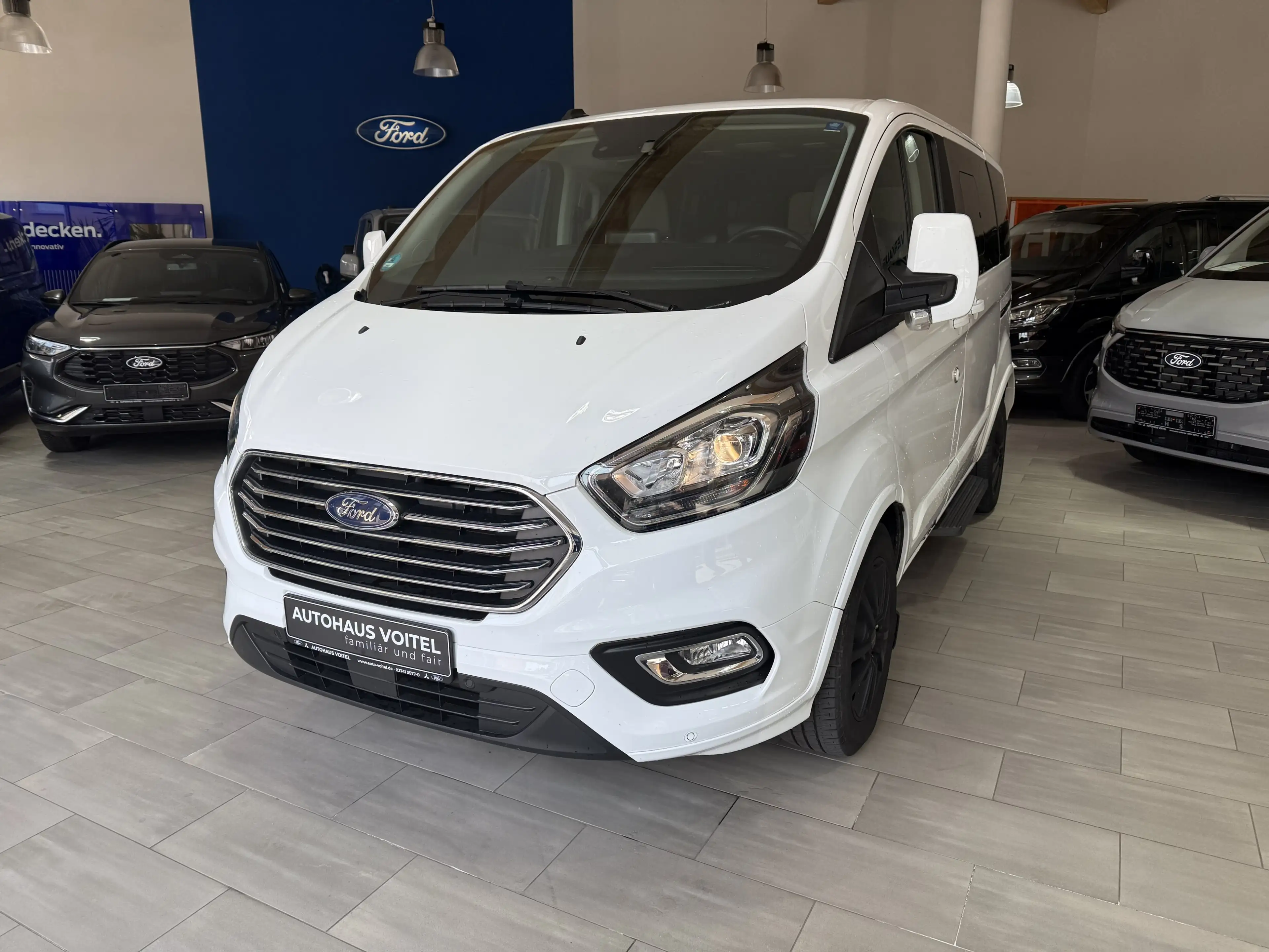 Ford Tourneo Custom Titanium L1 Automatik / Standheizung / Navi / Led