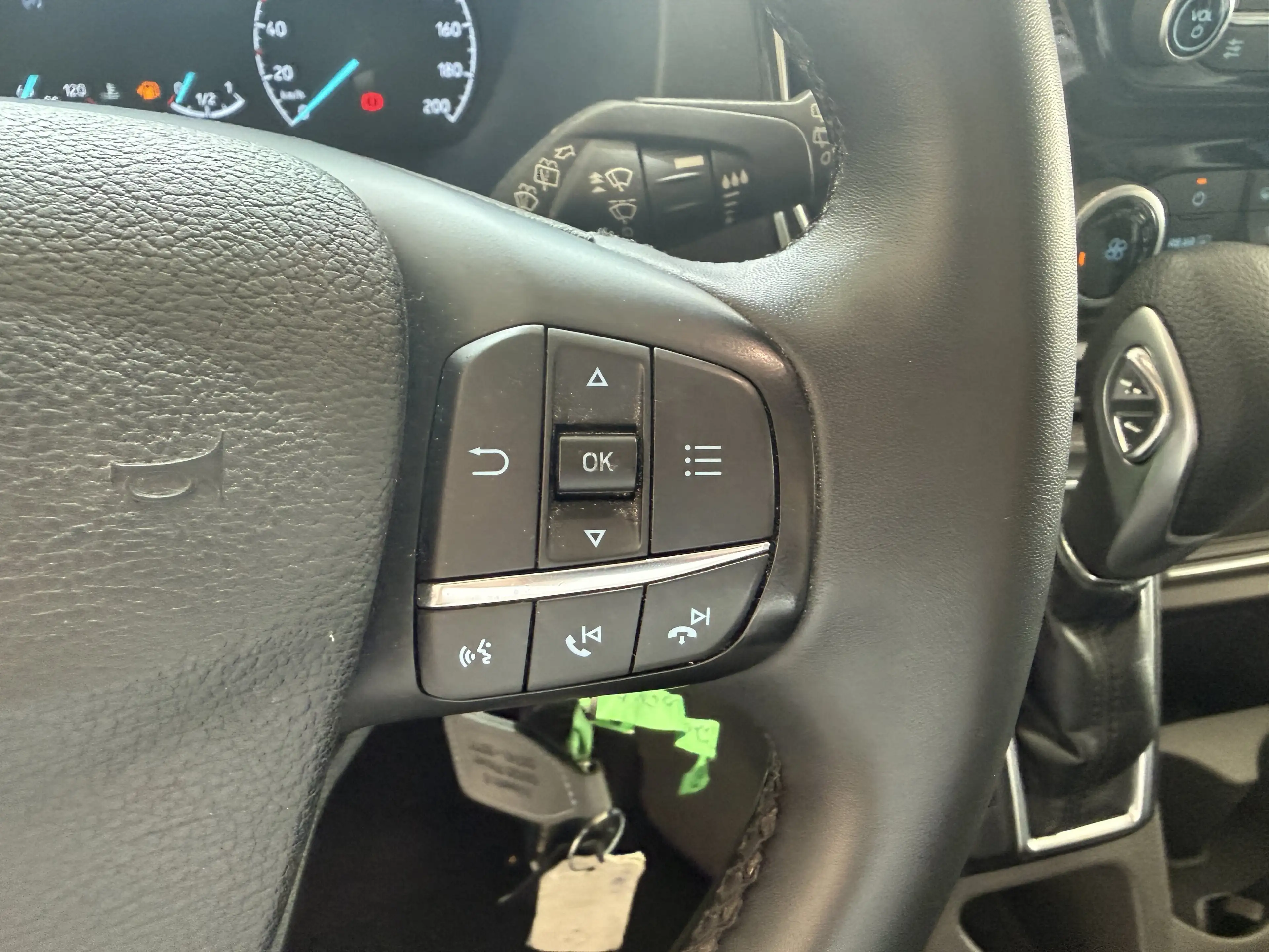Ford Tourneo Custom Titanium  L1 Automatik / Standheizung / Navi / Led — photo 14