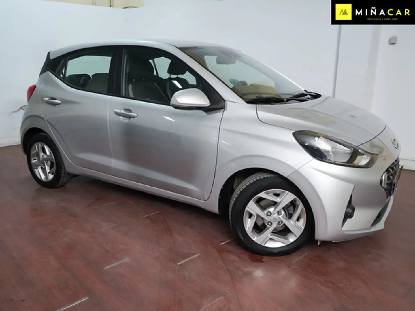 Hyundai i10 1.0 MPI Klass Gris - 2
