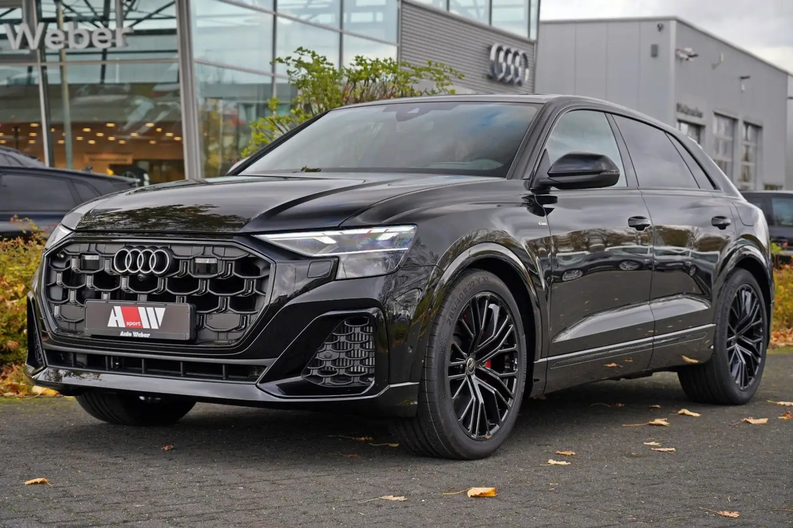 Audi Q8 TFSIe S-LINE BUSINESS PANO AHK B&O HUD 0,5 Černá - 2