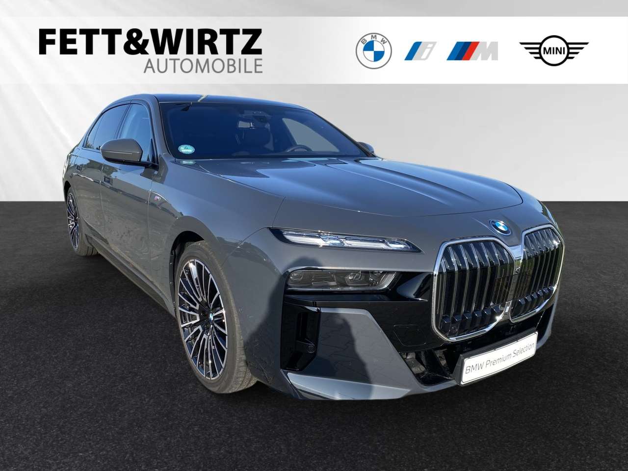 BMW 750 2024