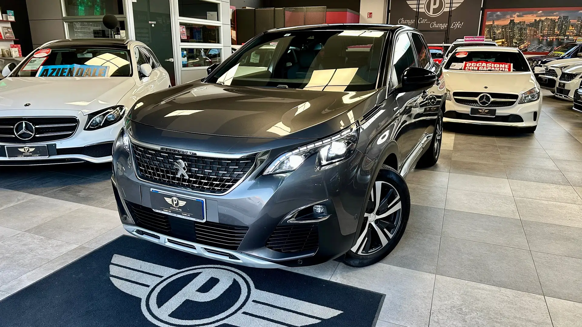 Peugeot 3008 1.5 BlueHDi 130CV EAT8 S&S GT Line Grau - 1