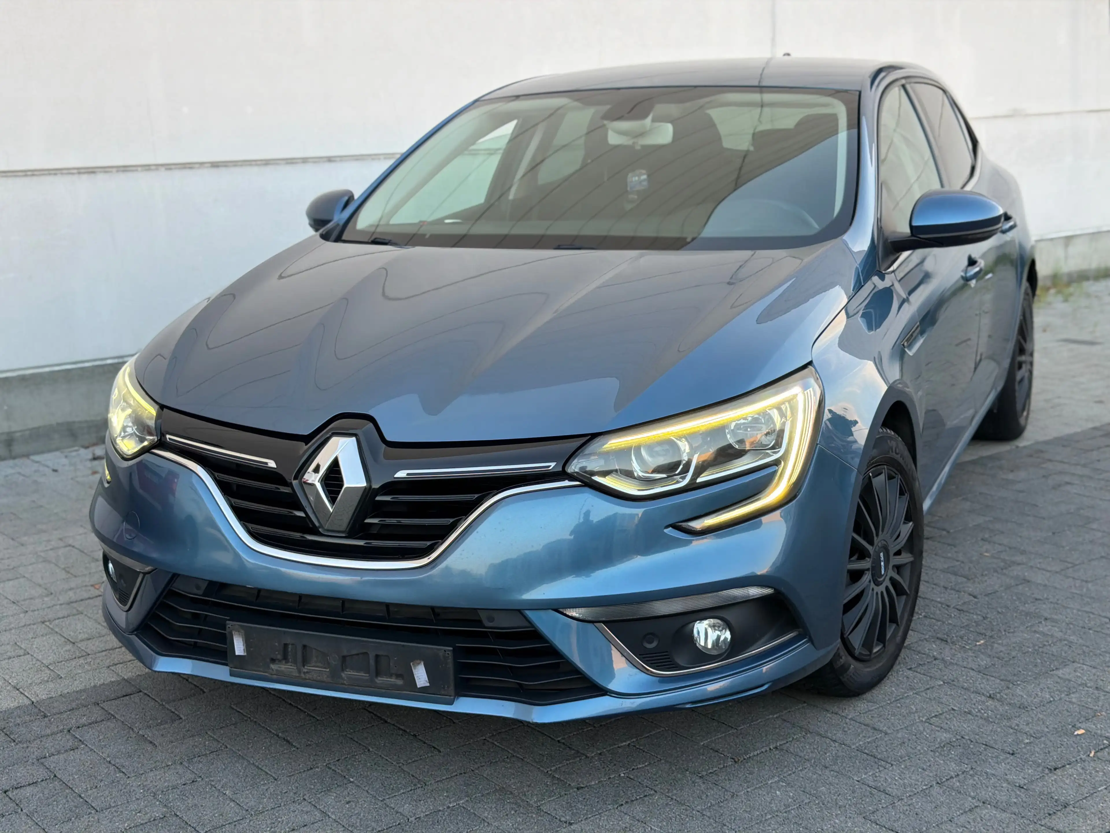 Renault Megane Megane 1.2 TCe Energy Limited — photo 4