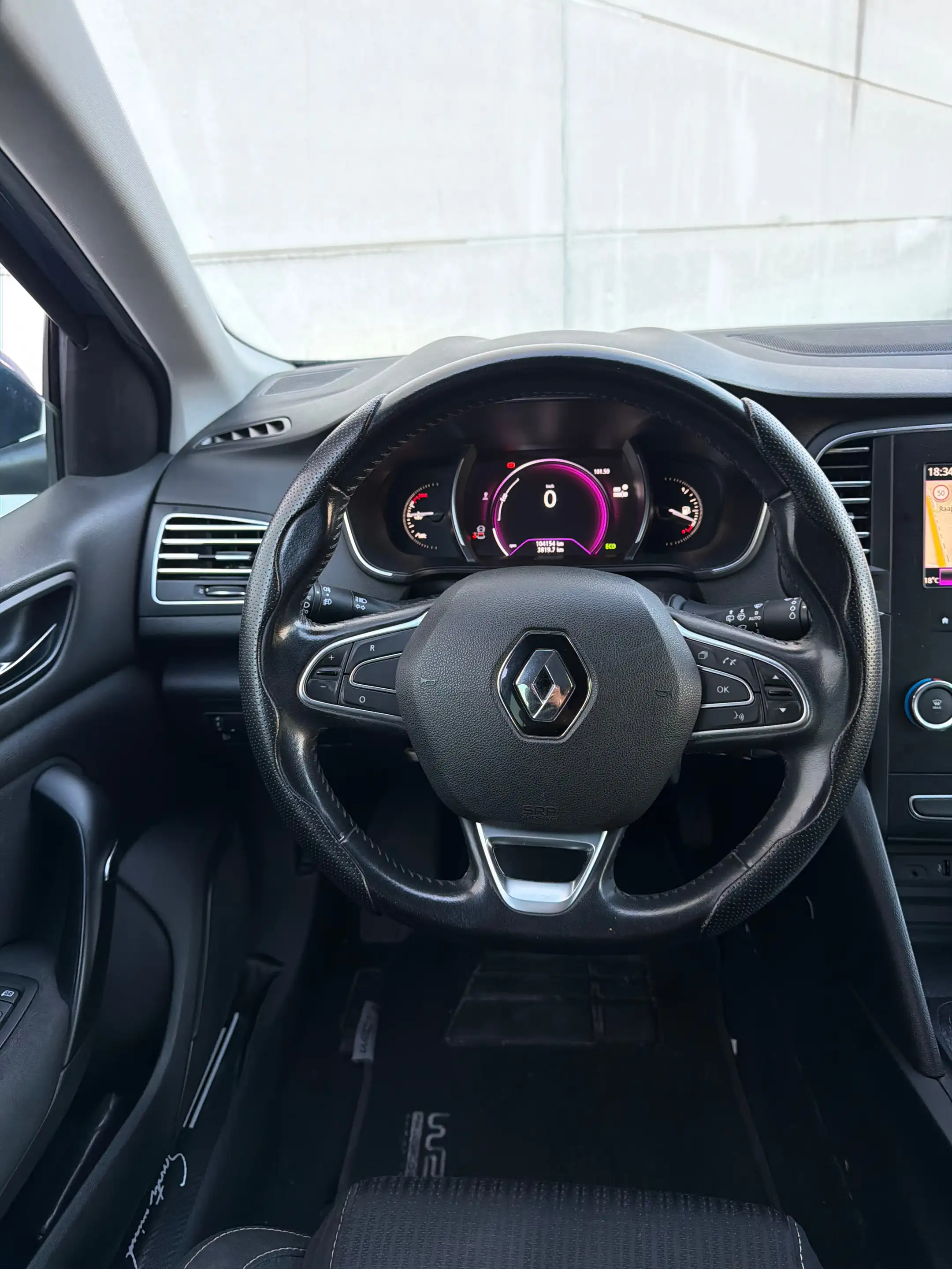 Renault Megane Megane 1.2 TCe Energy Limited — photo 14
