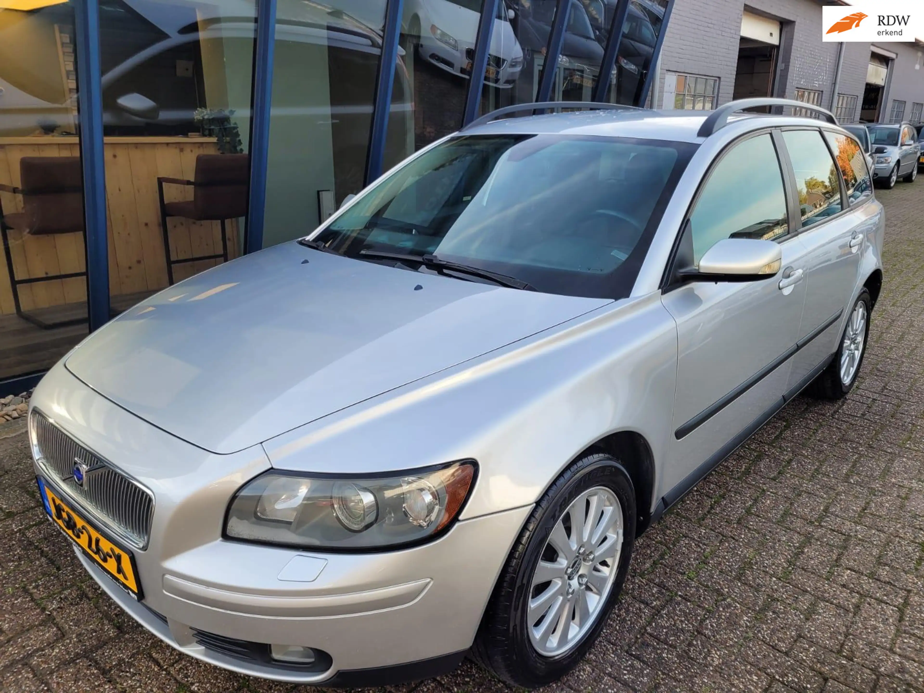 Volvo V50 2.4i Kinetic 170PK Automaat Youngtimer