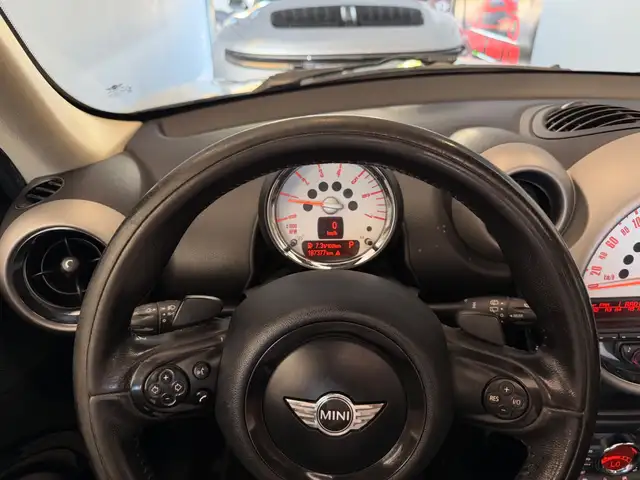 Mini Countryman view 8