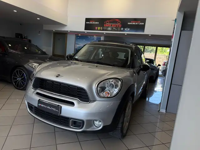 Mini Countryman view 3