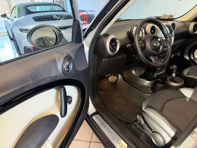Mini Countryman view 6