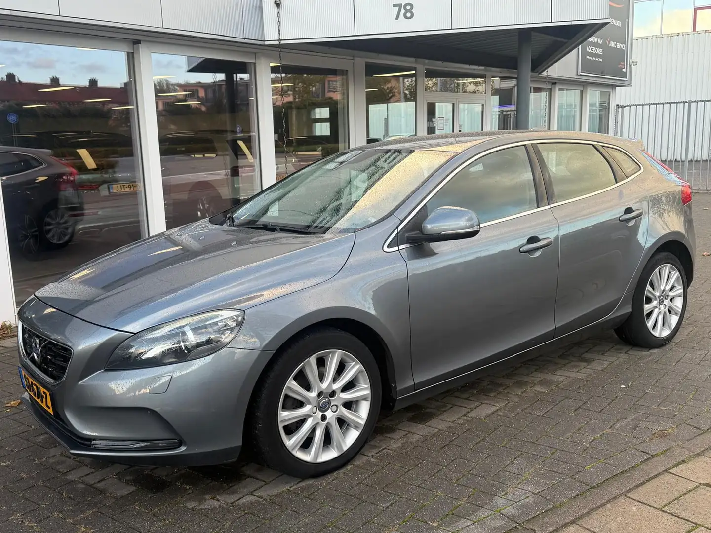 Volvo V40 2.0 D3 Summum - Navigatie Gris - 2