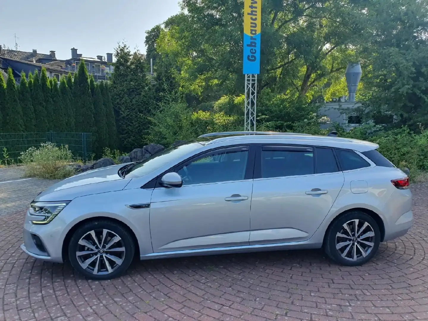 Renault Megane IV Grandtour R.S. Line PLUG-IN Hybrid Silber - 2