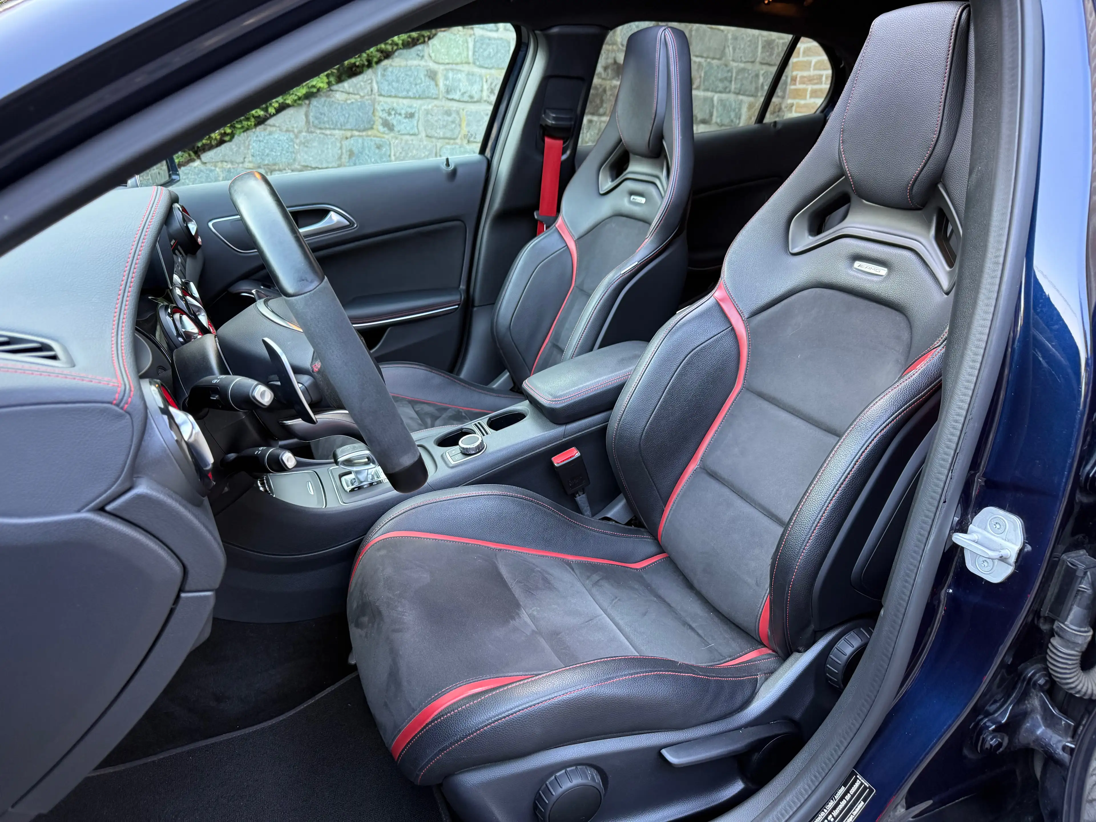 Mercedes-Benz GLA 45 AMG Recaro | Pano | Facelift | HK | Dealer Maintained — photo 8