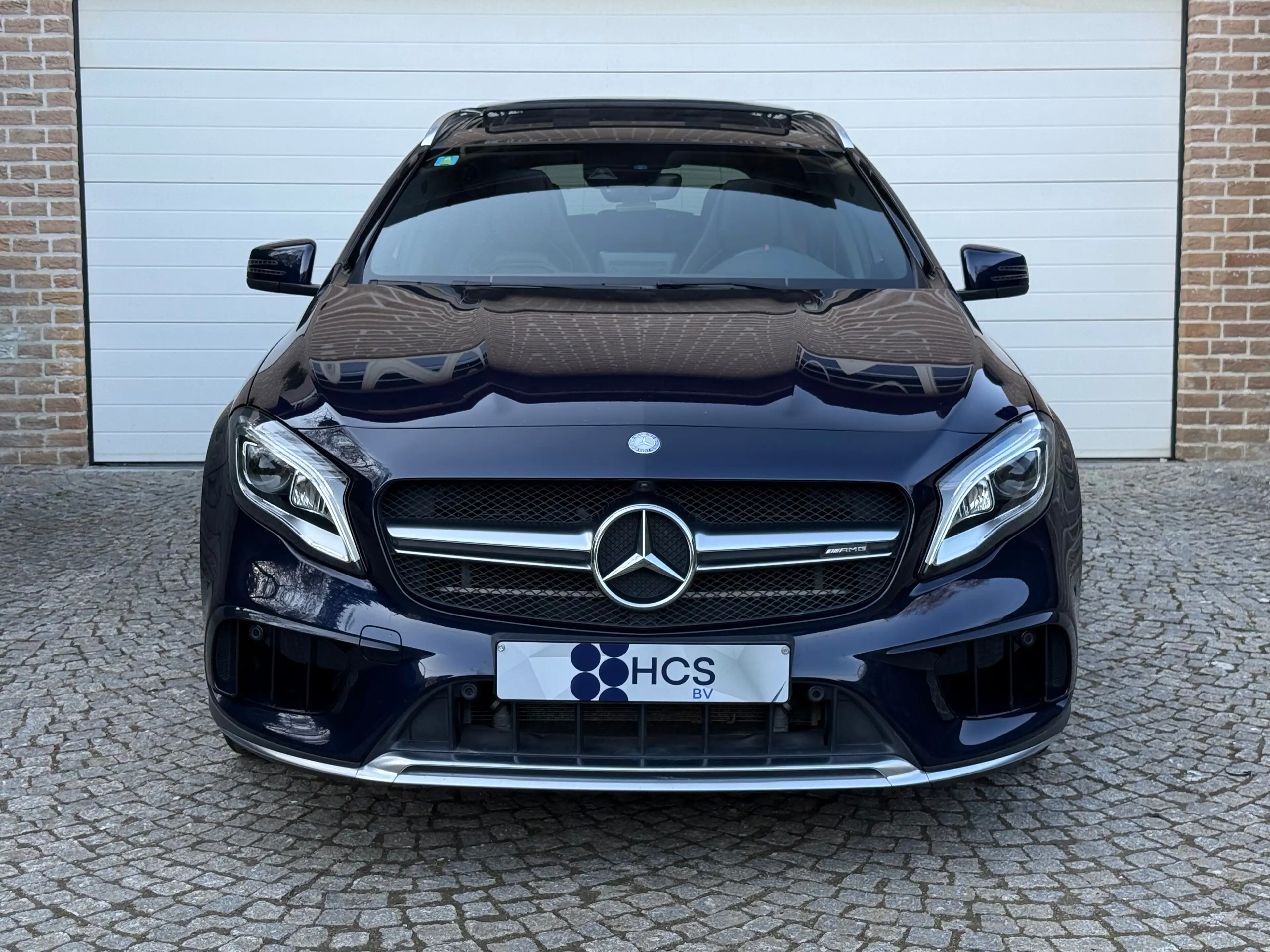 Mercedes-Benz GLA 45 AMG Recaro | Pano | Facelift | HK | Dealer Maintained — photo 2